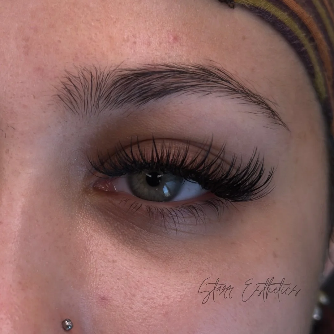 Wispy volume set 🤩 we did this set extra long and little different than she normally gets.