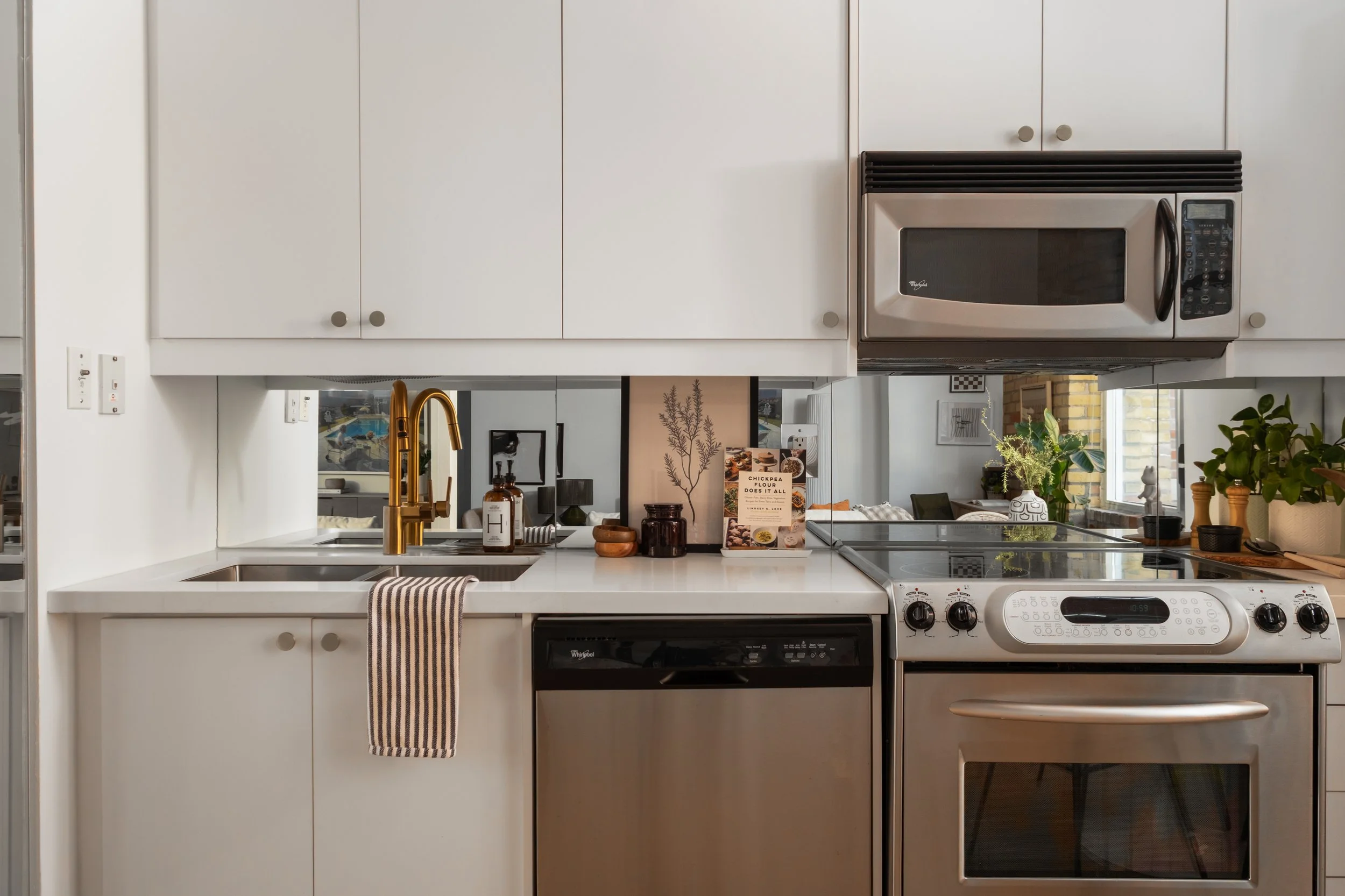 321-955 Queen St W (14 of 26).jpg