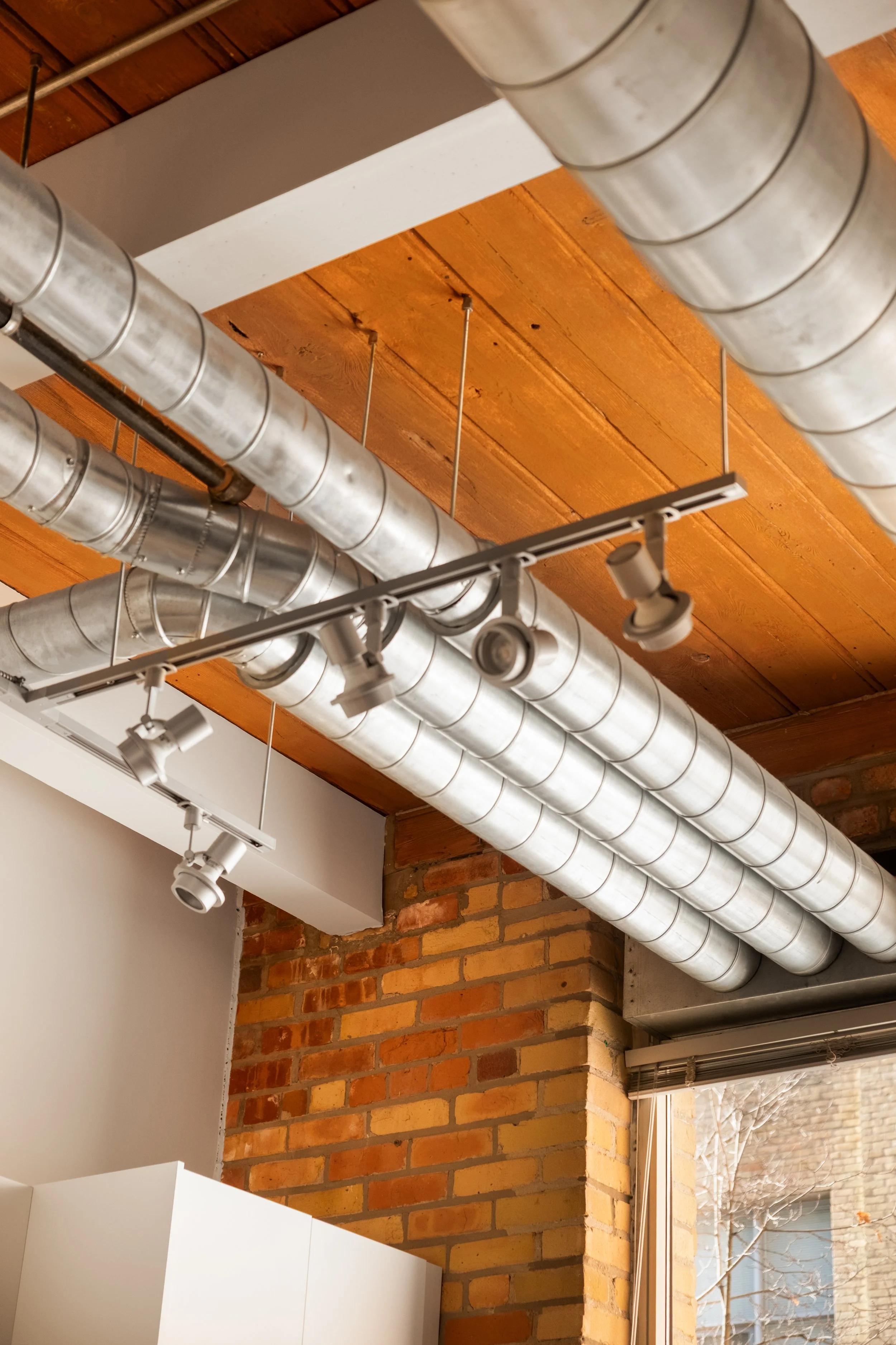 321-955 Queen St W (8 of 26).jpg