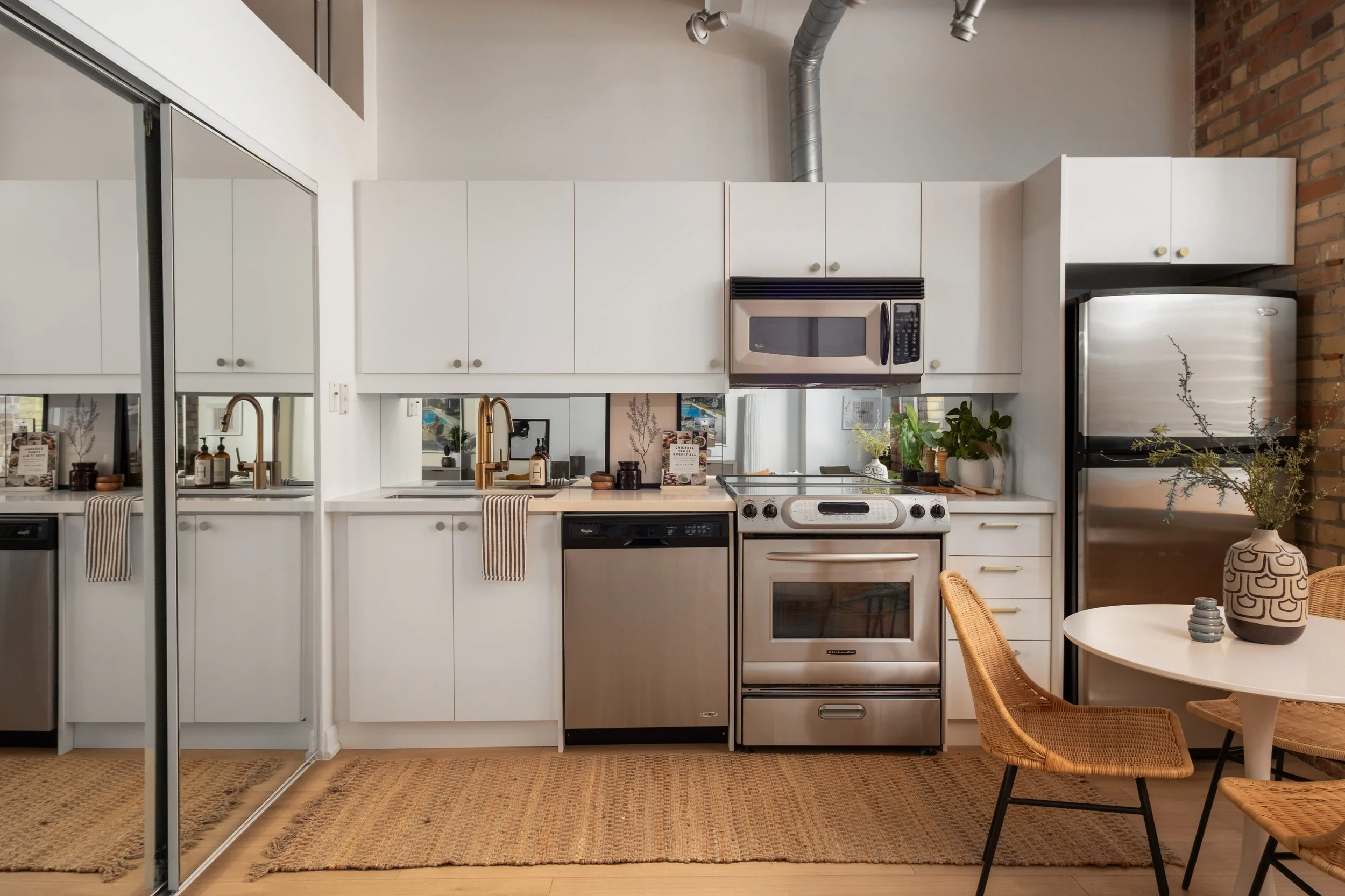 321-955 Queen St W (11 of 26).jpg