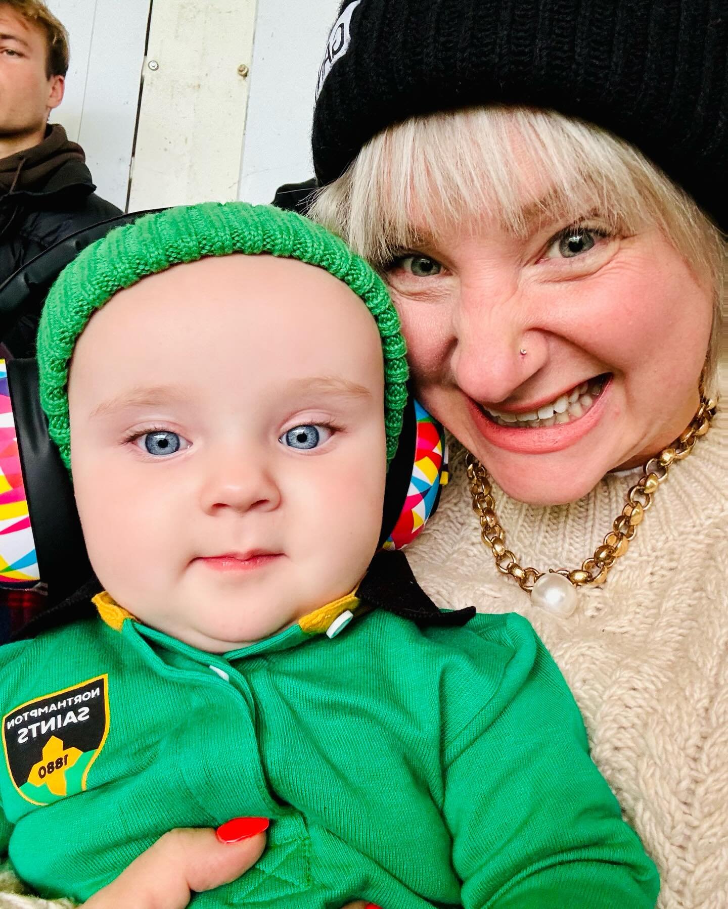 First trip to @northamptonsaints was a success I reckon. Loved the lights &amp; the pitch. Ear defenders worked so well she slept through the first half. 

A bit aggy second half so we went down to the village for some S&amp;D watching. She was under