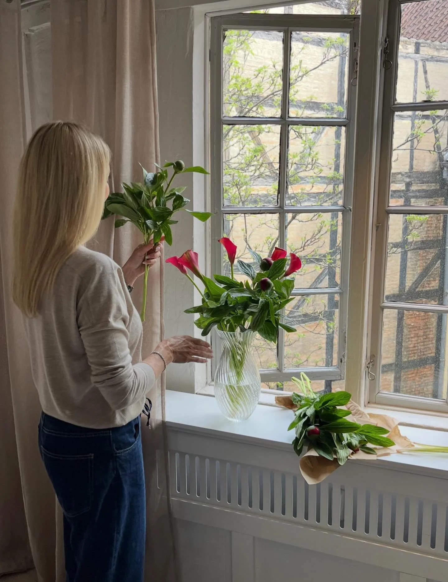 En skilsmisse starter ikke den dag, ordene bliver sagt.
For mange er det kulminationen p&aring; en lang og opslidende proces - og en s&aring;rbar situation for begge parter.

Hvor g&aring;r man hen med alle f&oslash;lelserne?
Hvem hj&aelig;lper med a