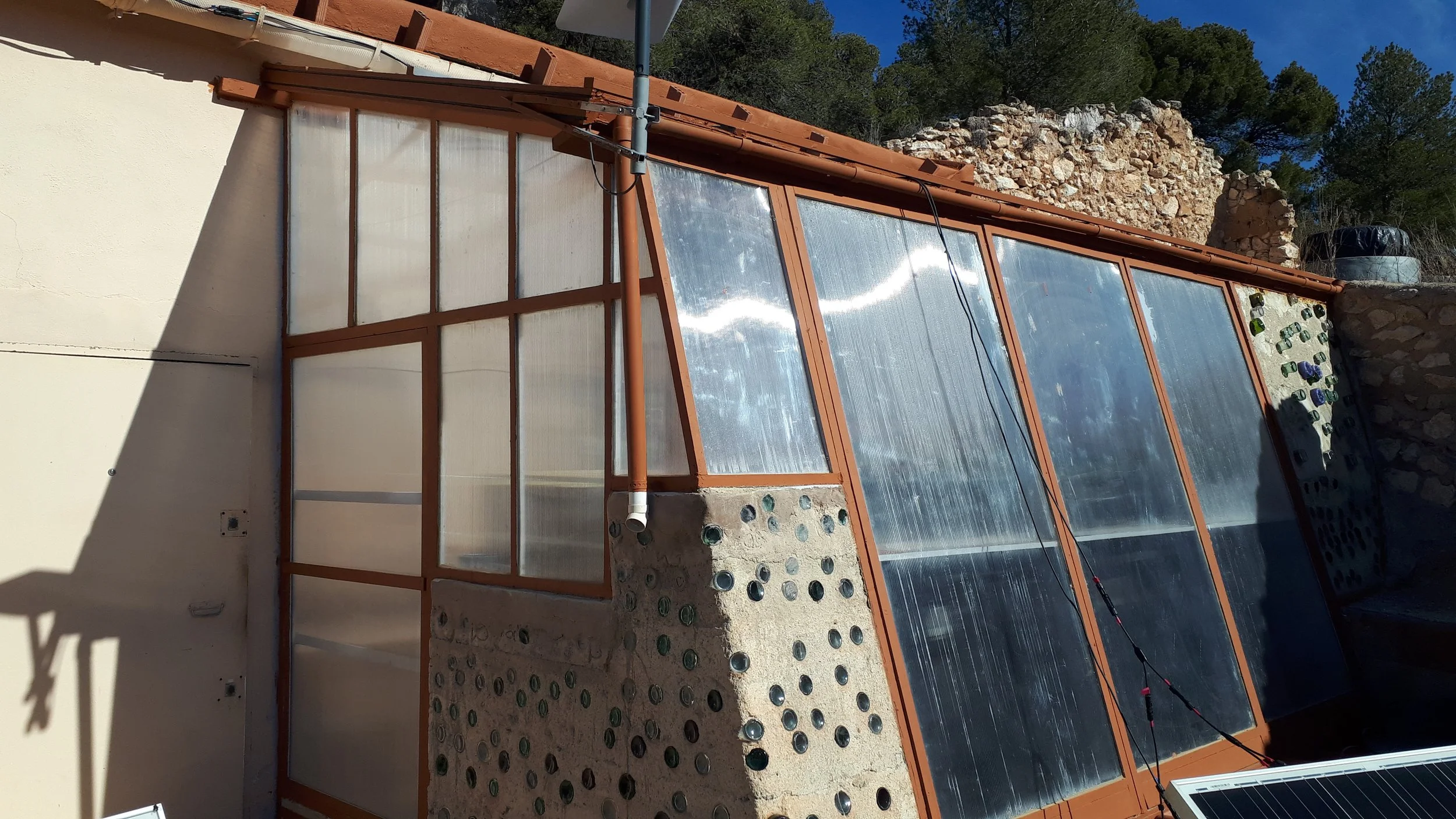 First version of Greenhouse finished! Later polycarbonat sheets will be replaced with glass.