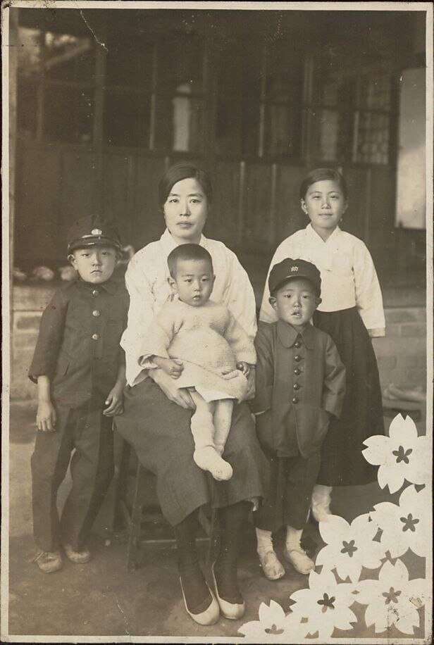 나혜석 - 자녀들과.jpeg