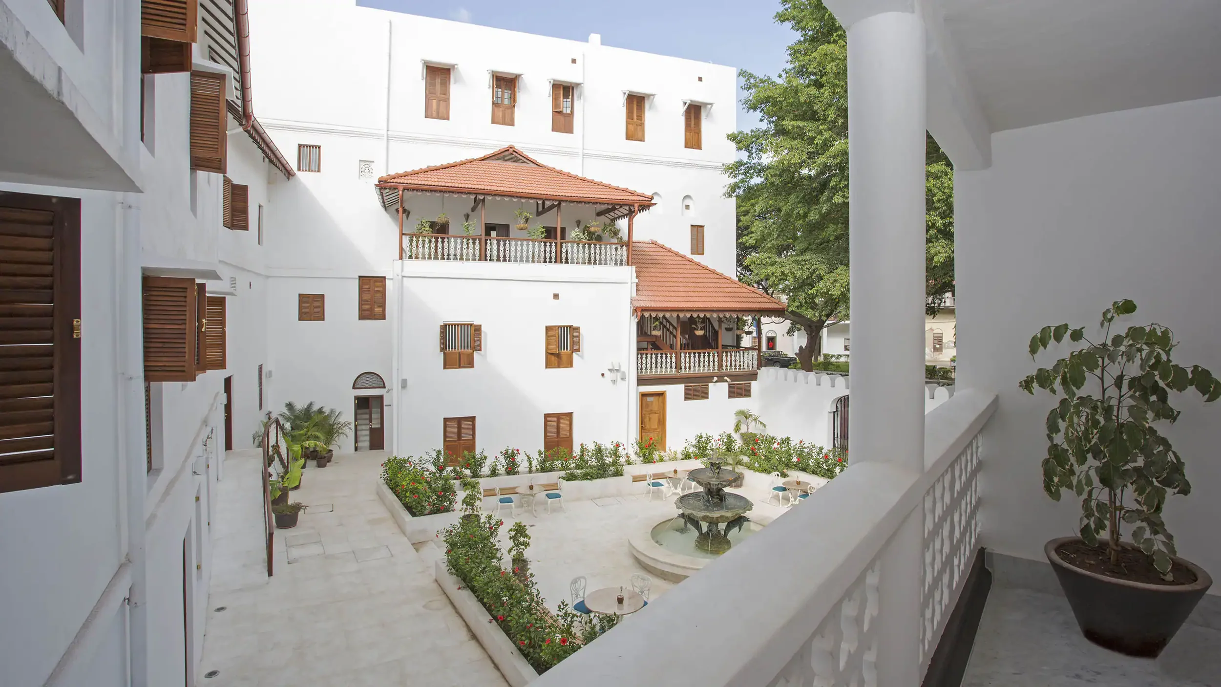 Park-Hyatt-Zanzibar-P192-Mambo-Msiige-Courtyard.16x9.webp