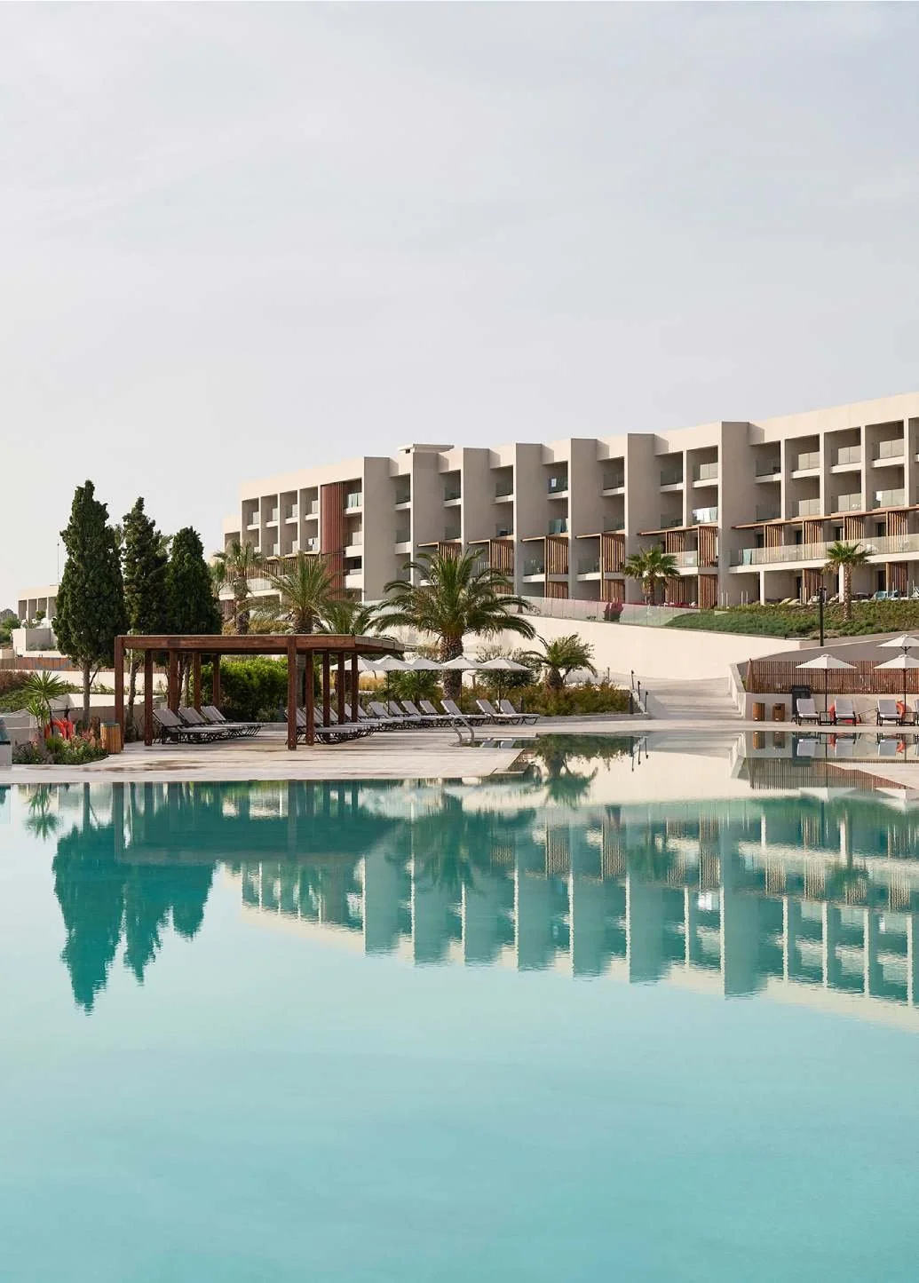 er_rho_helea_lifestyle_exterior_pool-2.jpg