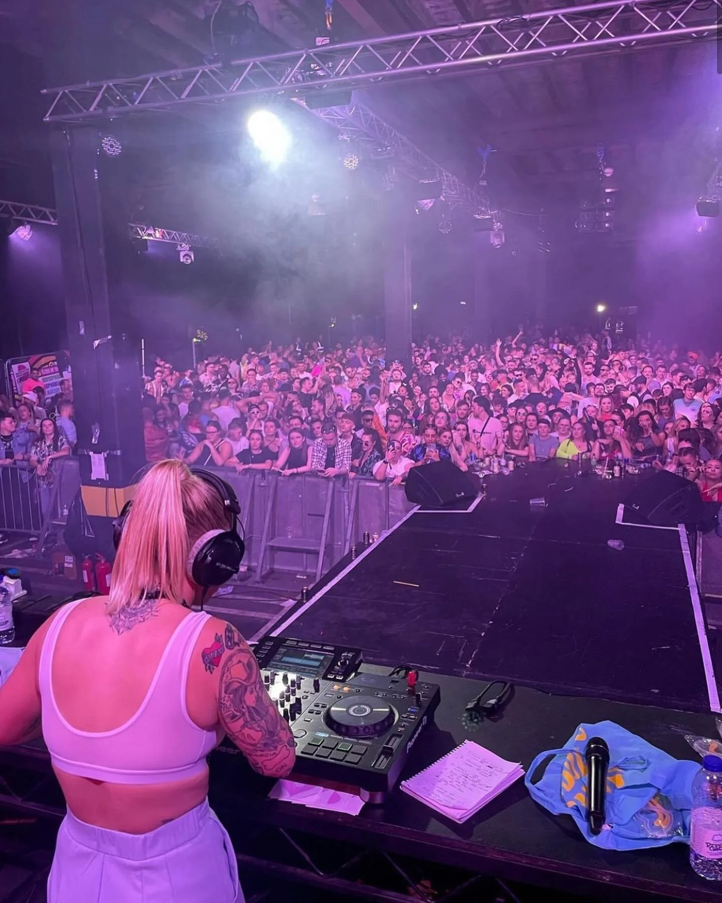 Another amazing weekend with @lspraggan! This time in Manchester for Lucy&rsquo;s first ever DJ set, she performed at @manchesterpride! 

Lucy also got to join @scruffoftheneck for their pride TV that was streamed on @twitch! Thank you to everyone wh