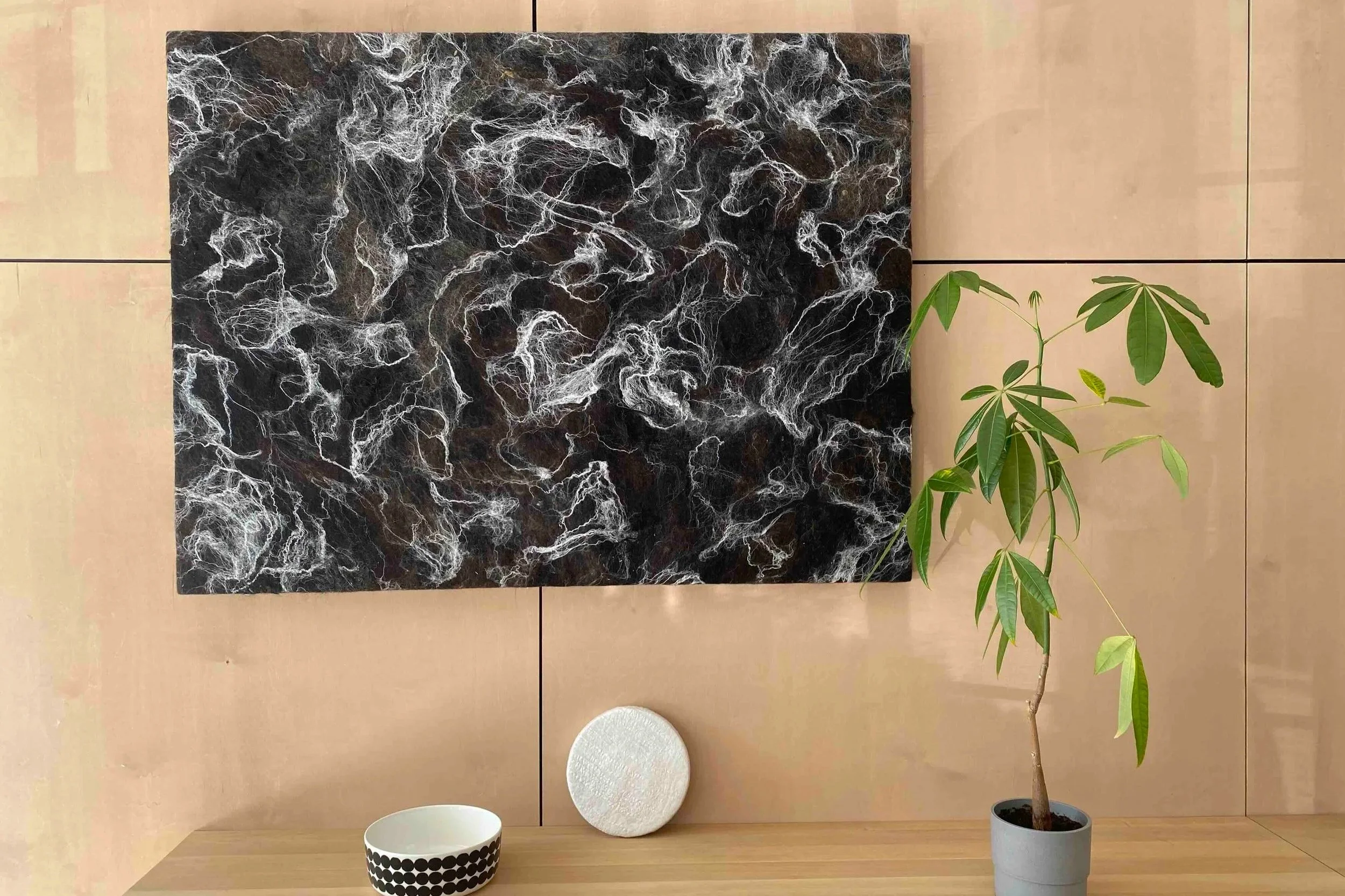 Interiør med eksklusivt Vinternatt akustikkpanel for lyddemping