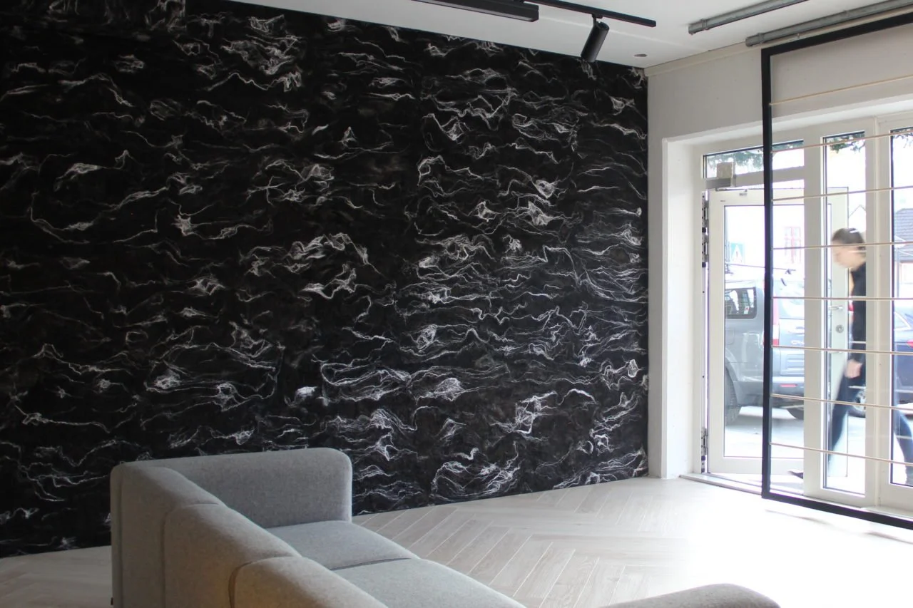 Living room with exclusive Vinternatt acoustic panel and soundproofing