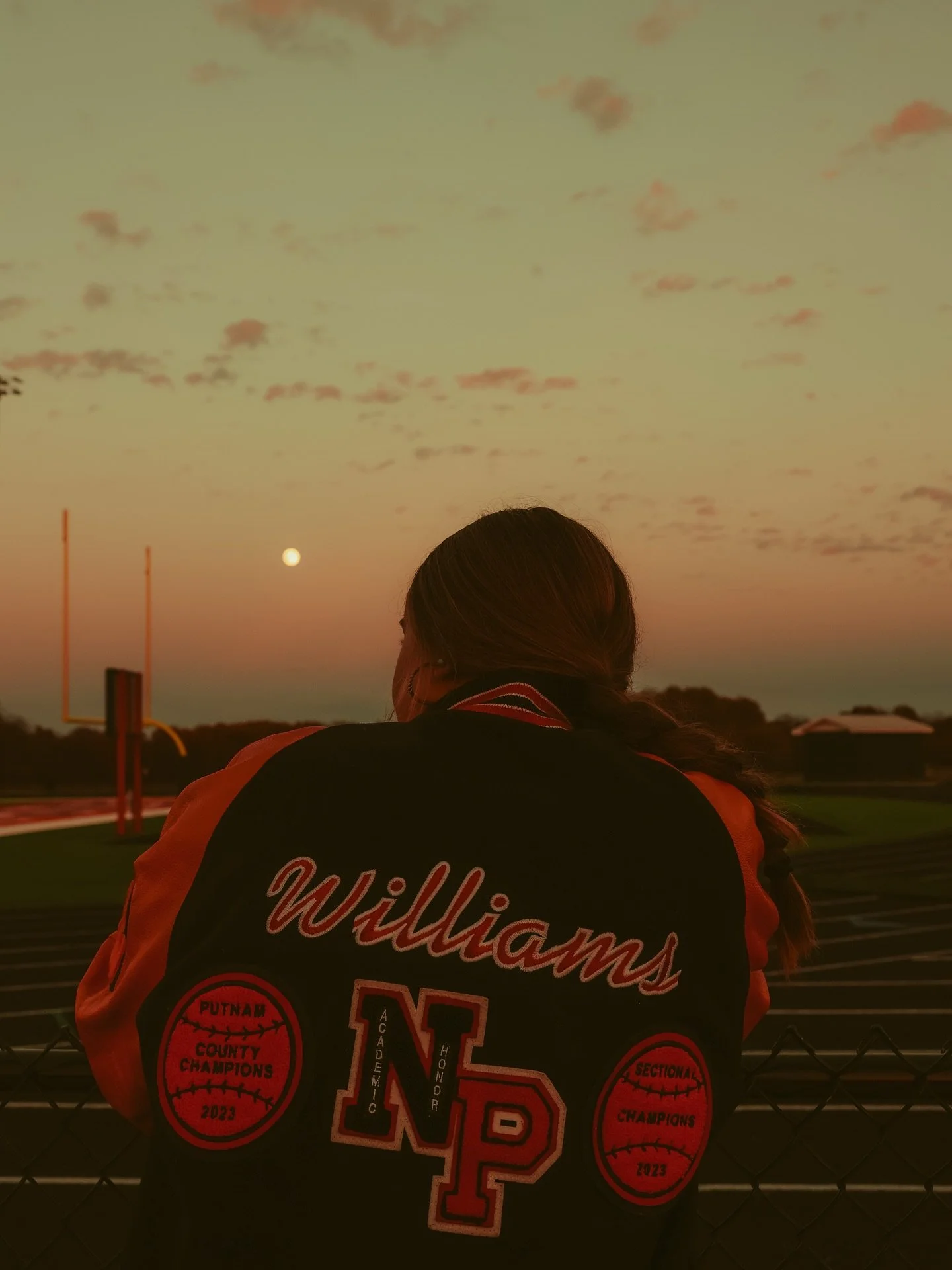 there&rsquo;s something magical about how the sky is painted at night.