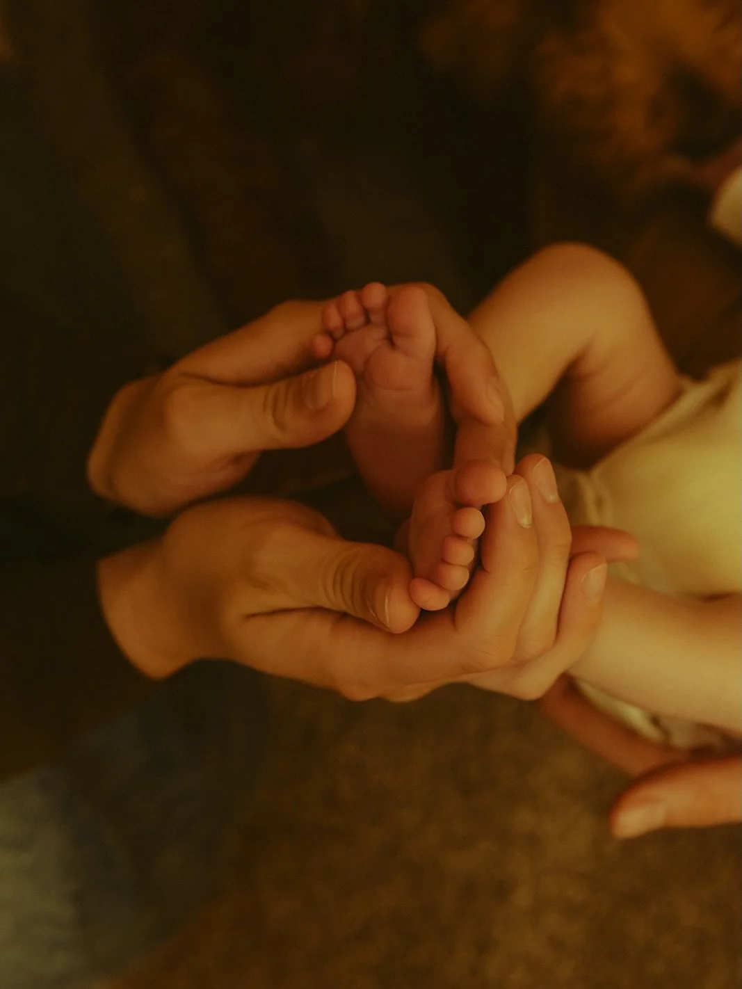 I cannot handle the sweet little details of this newborn session with my sweet friend, @hannahngee 🥹
