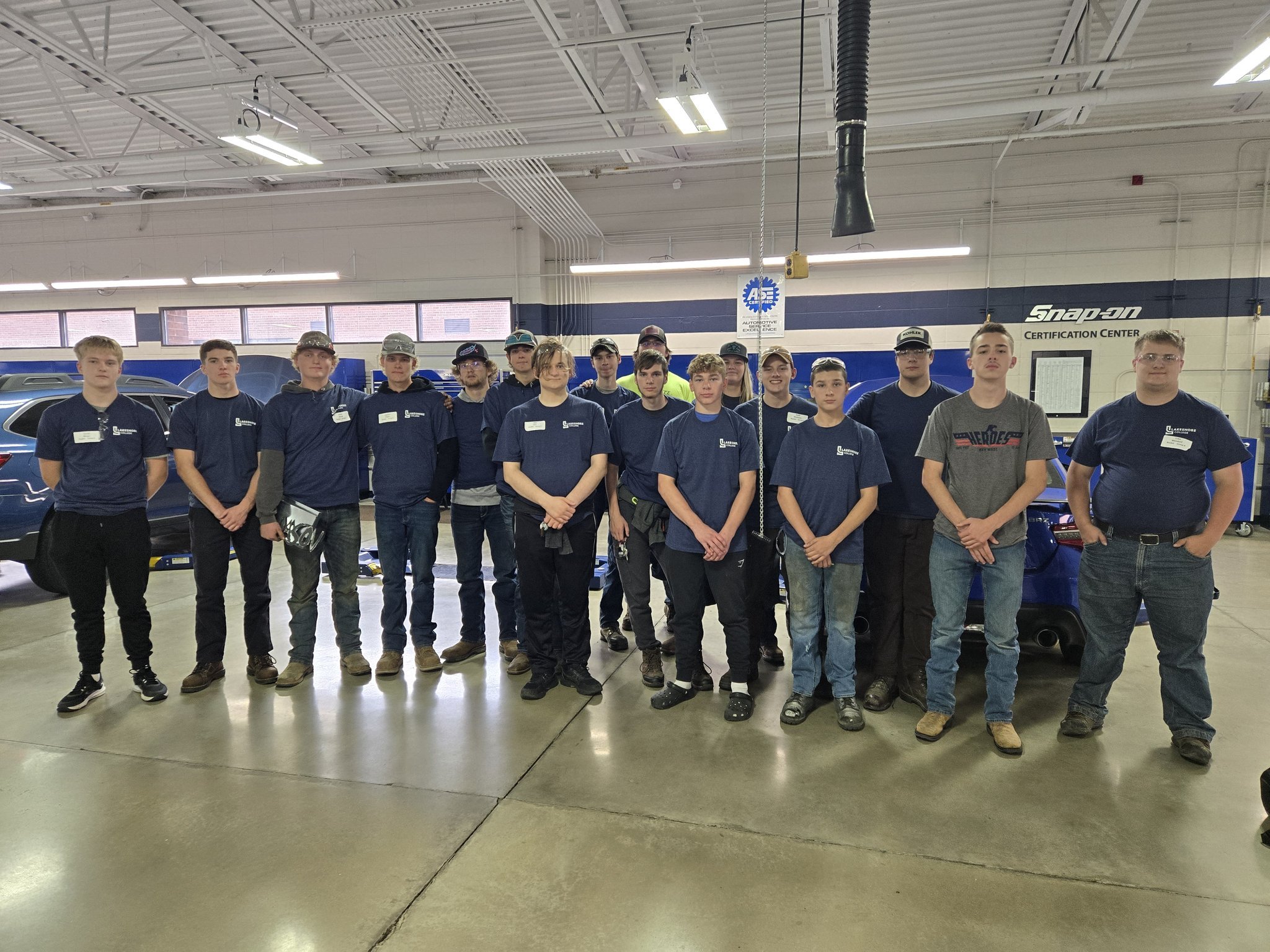 Today, a 1st-year Rocket Academy student attended Manufacturing ROCKS at Lakeshore College.
It was a day packed with hands-on activities relating to the various essential careers available in the high-tech manufacturing world!