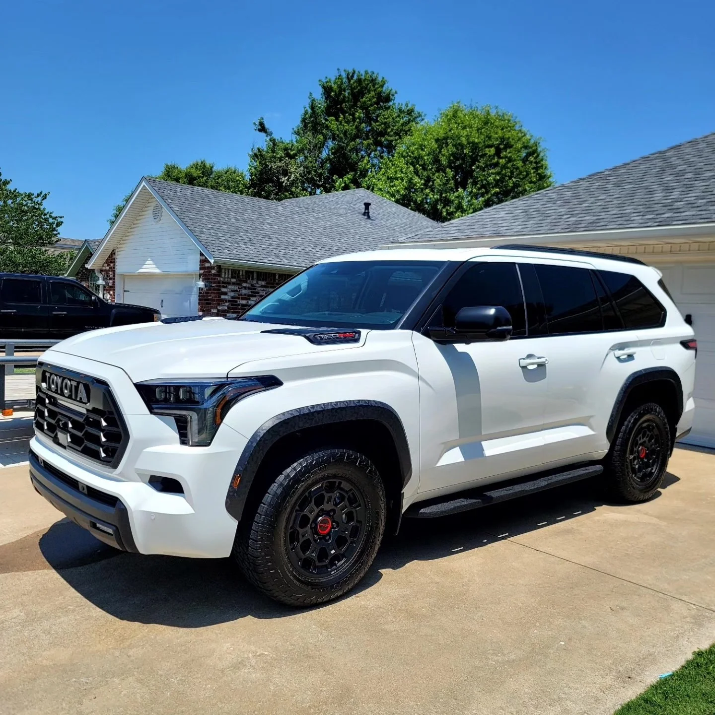 vehicle-white-toyota.jpg