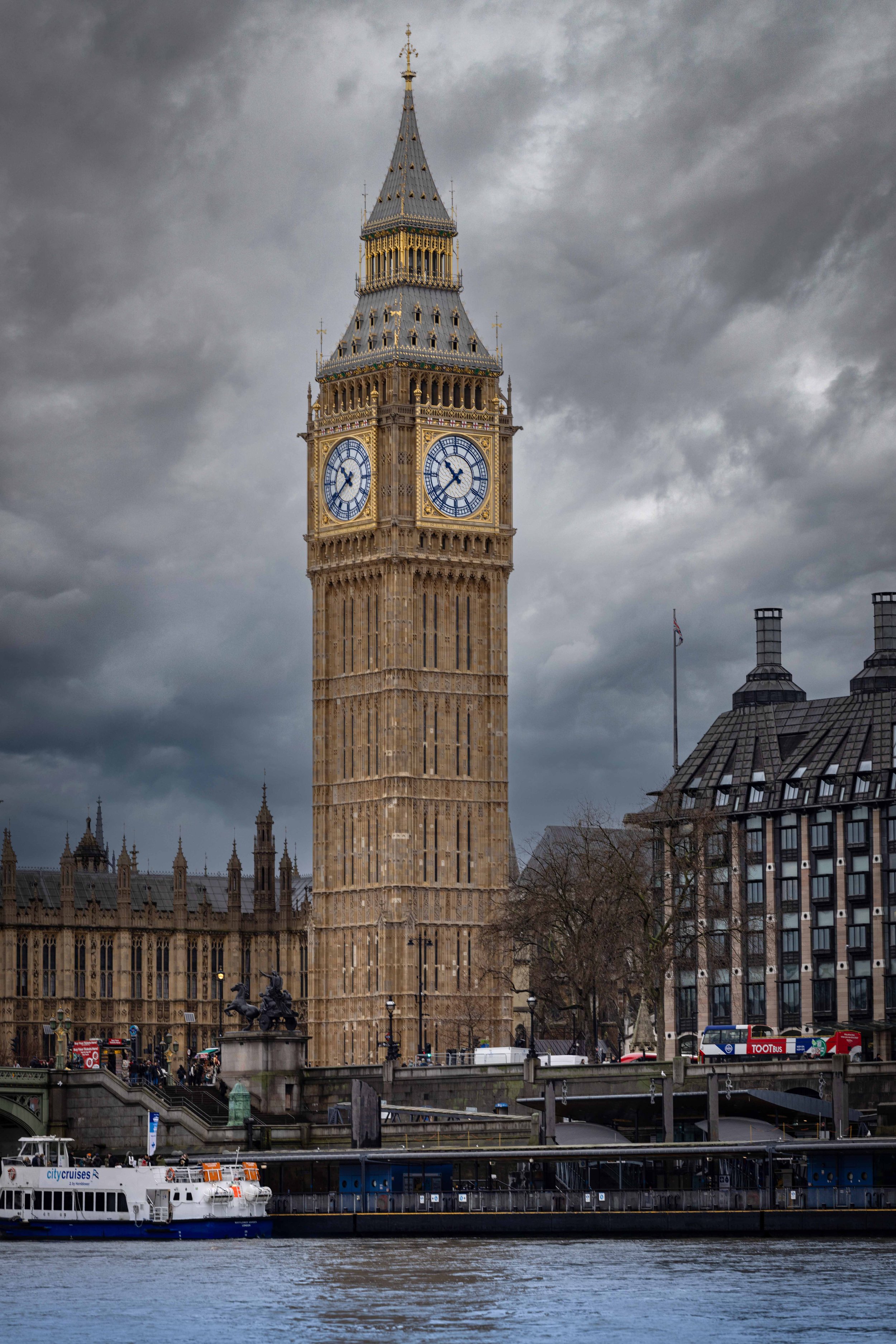 BigBen_Stormysky2.jpg