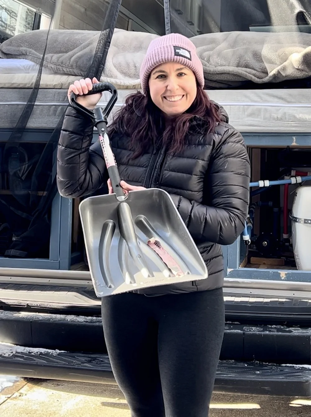 Collapsible snow shovel