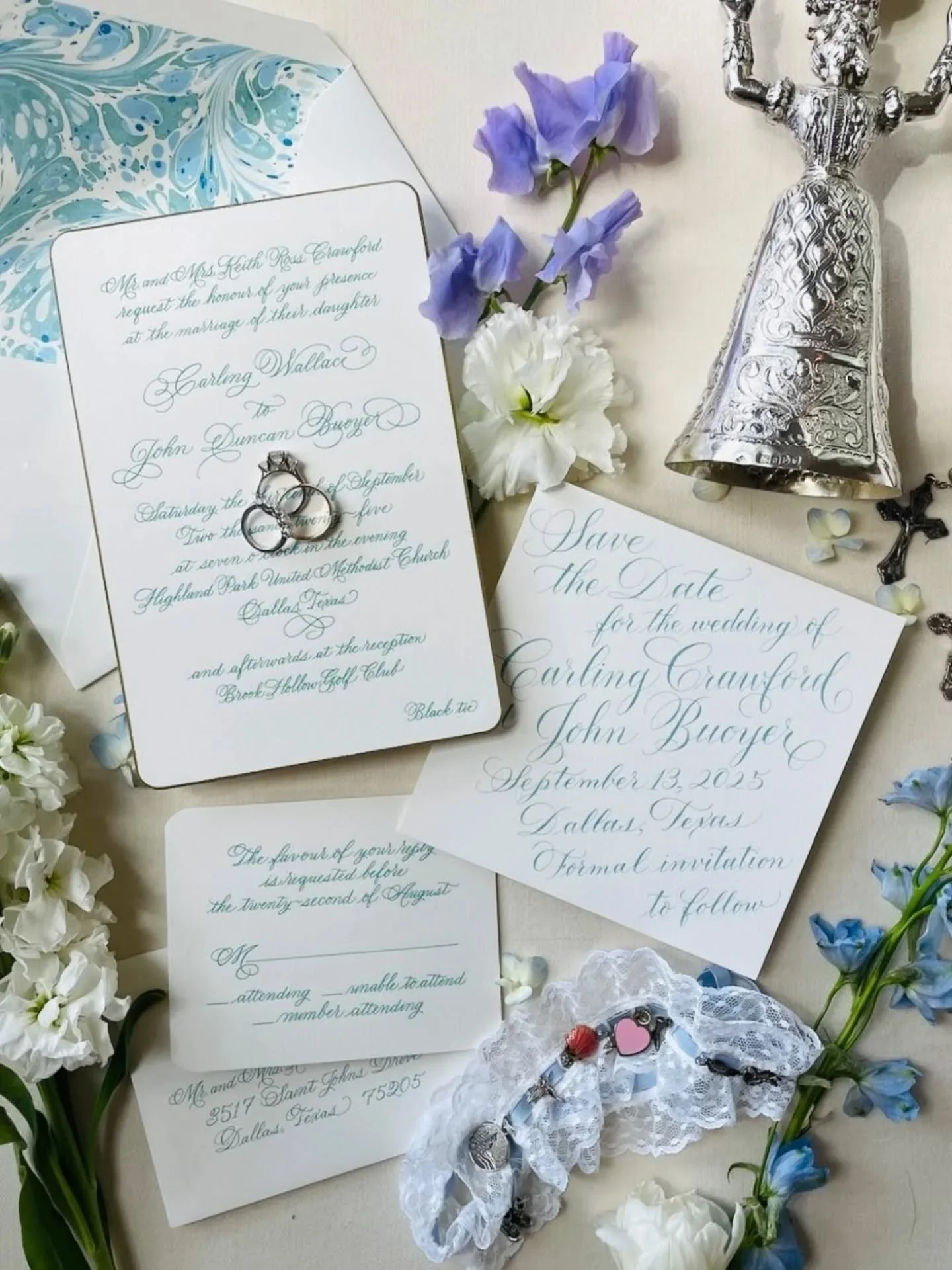 Beautiful wedding weekend to this sweet couple 💓
I loved working with the mother of the bride on the invitation suite and the save the date. The colors were gorgeous.
💌
@aperfectpair_sa
@arzbergerstationers
@elefantpress
@daniellesorensondesign