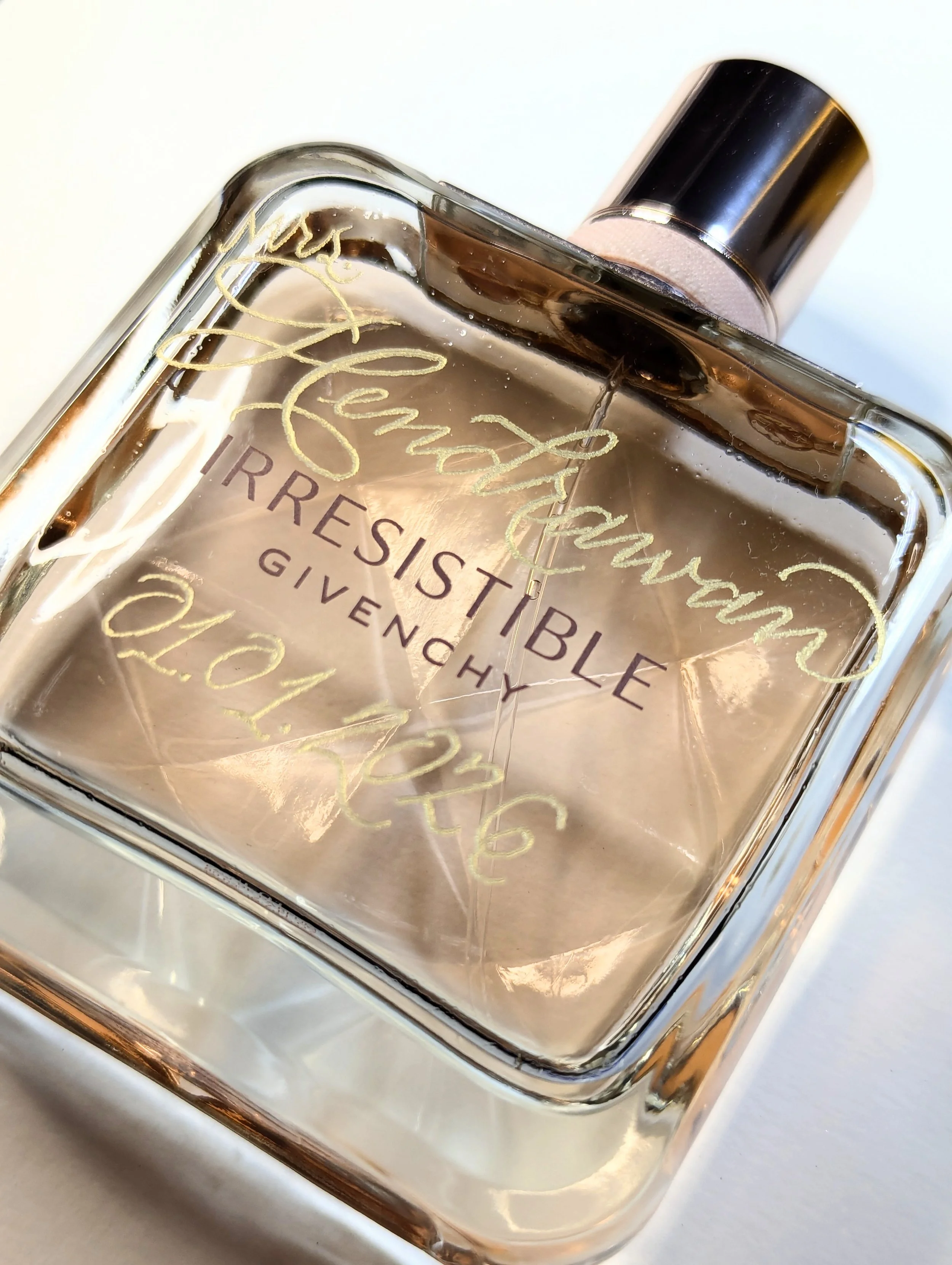 Wedding day fragrance, engraved in calligraphy