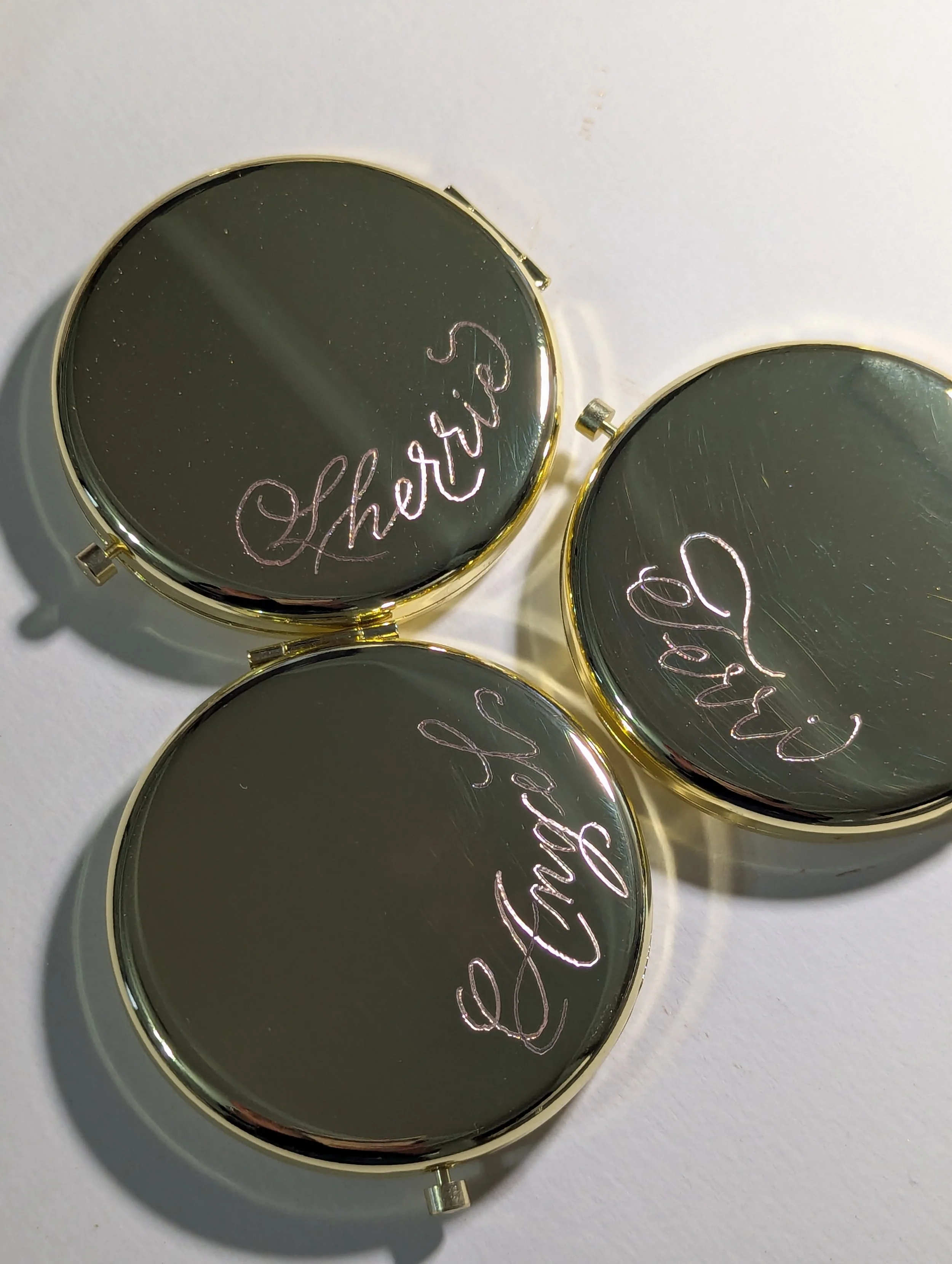 Calligraphy Engraving on compact mirrors