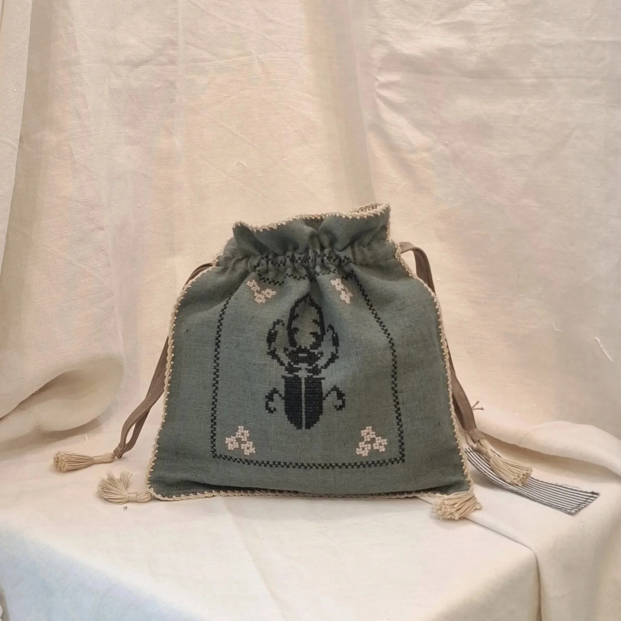 Bugs bread bag by Joana Saragaço