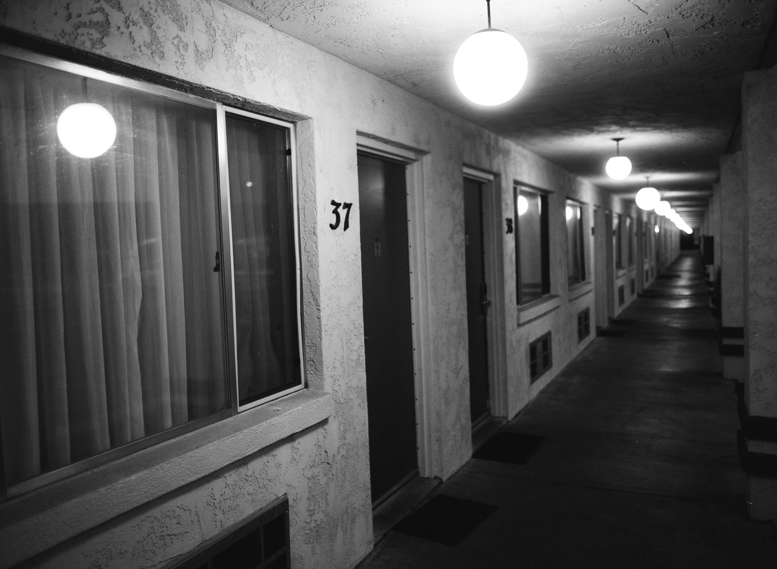 B&W-3.jpg
