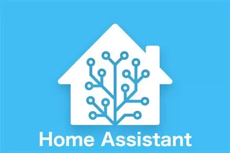 Symbol eines Hauses mit einer elektronischen Leiterplatte, darunter der Text 'Home Assistant' auf blauem Hintergrund.