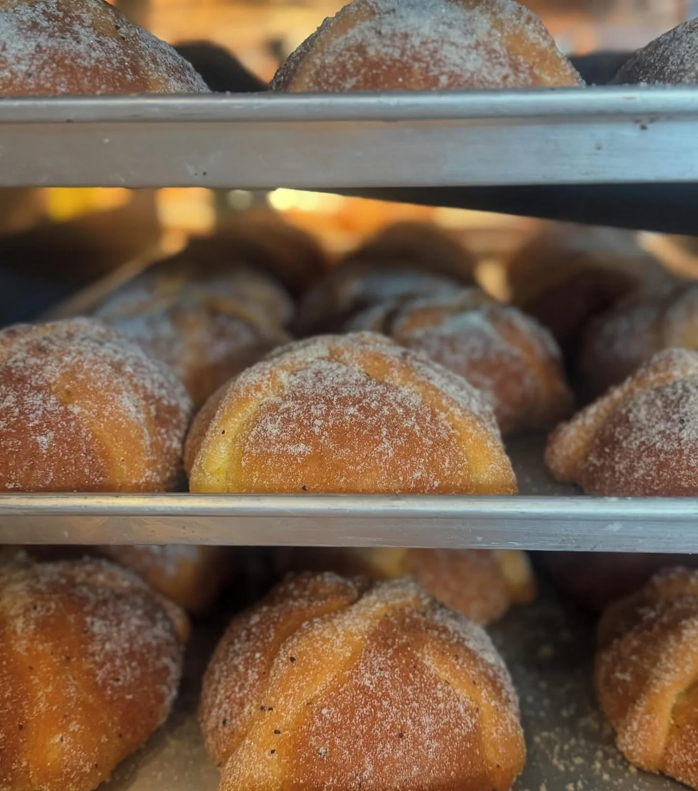 👻 Creepin&rsquo; it real this Spooky Season 🧁
Swing by for scary sweets, buttery bites, and a few tricks baked in for good measure. Come get haunted by carbs before they vanish!
🕸️ This Week&rsquo;s Wicked Lineup
-Pan de Muerto &mdash; A tradition
