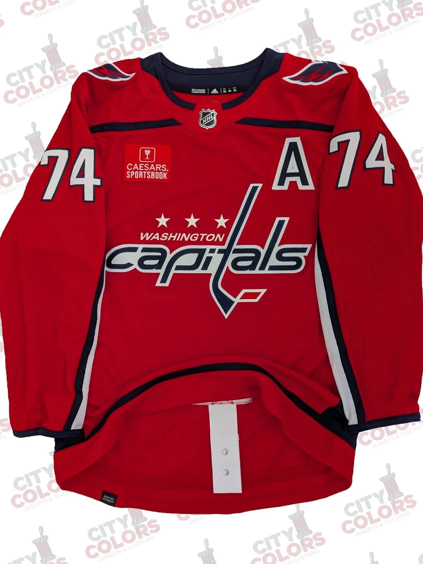 Caps home jersey customized as defenseman John Carlson. This one made its way home to Czechia. π¨πΏ
