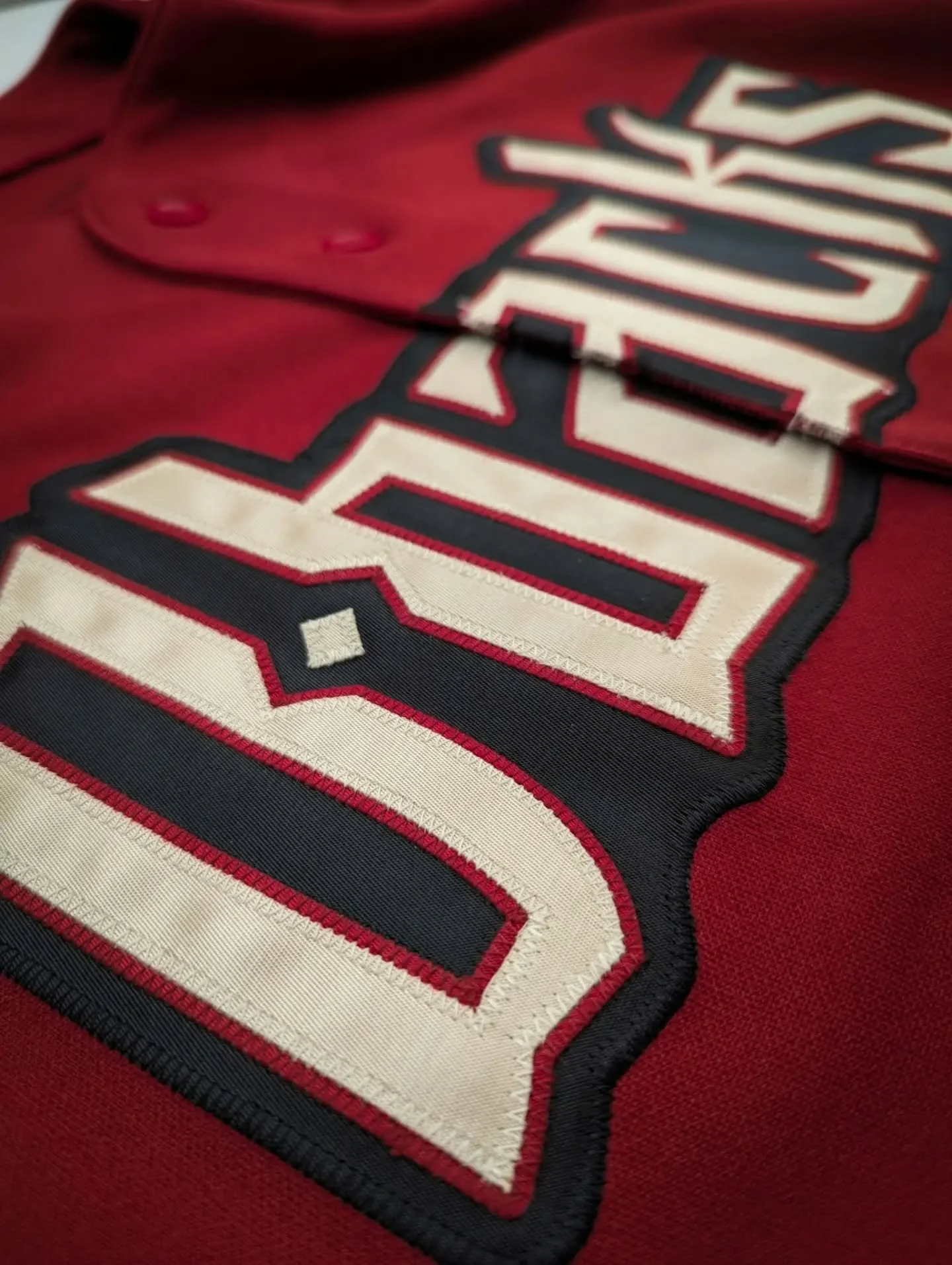 Diamondbacks details. Sedona red, stacked tackle twill, event patch for the All-Star game hosted in Phoenix. This one was customized as long-time Dbacks outfielder Justin Upton.

What do you think of double knit authentics? The quality is undeniable.