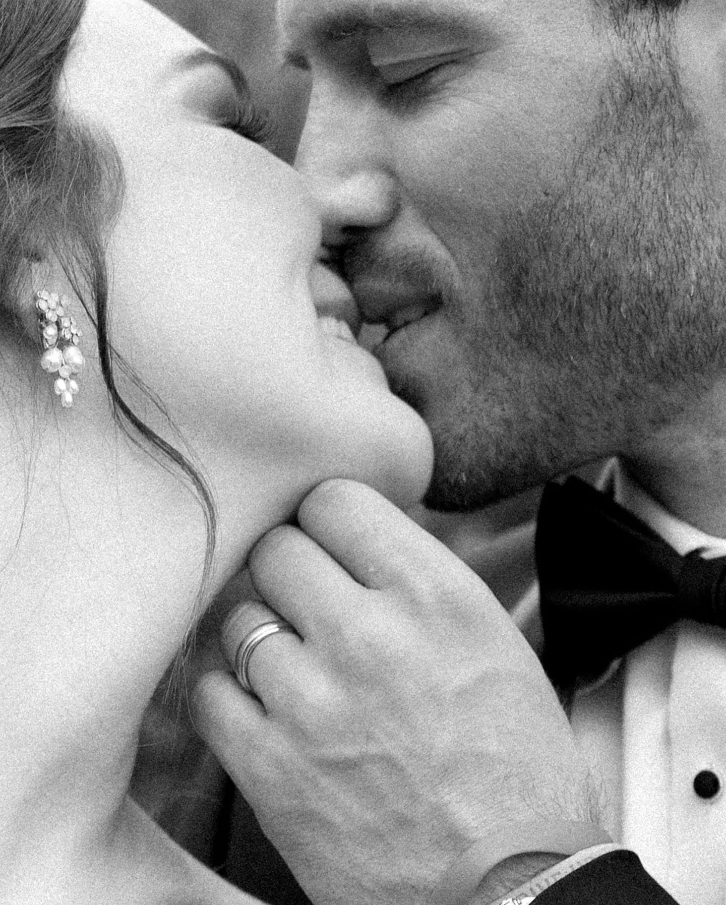 wanted to post their whole wedding gallery, but only had 20 slides 

Venue: @vanlandingham_estate 
Planner: @giovanna_prieto @_hueevents 
Dress: @anthropologieweddings
Caterer: @bestimpressionscaterers