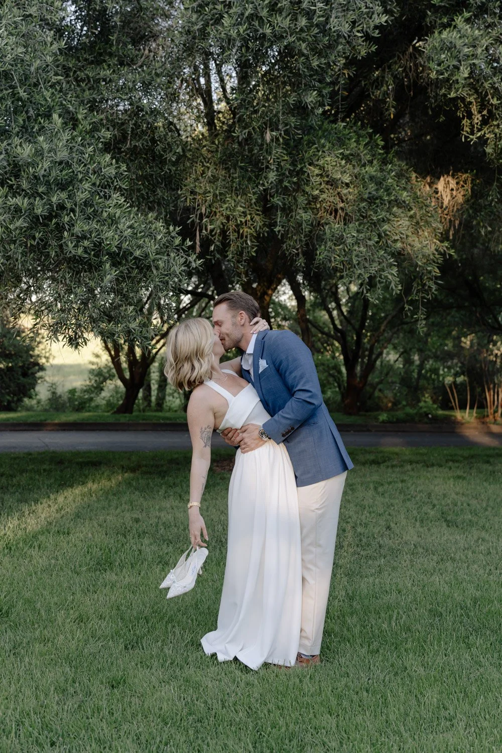 Healdsburg Elopement Couple Kiss