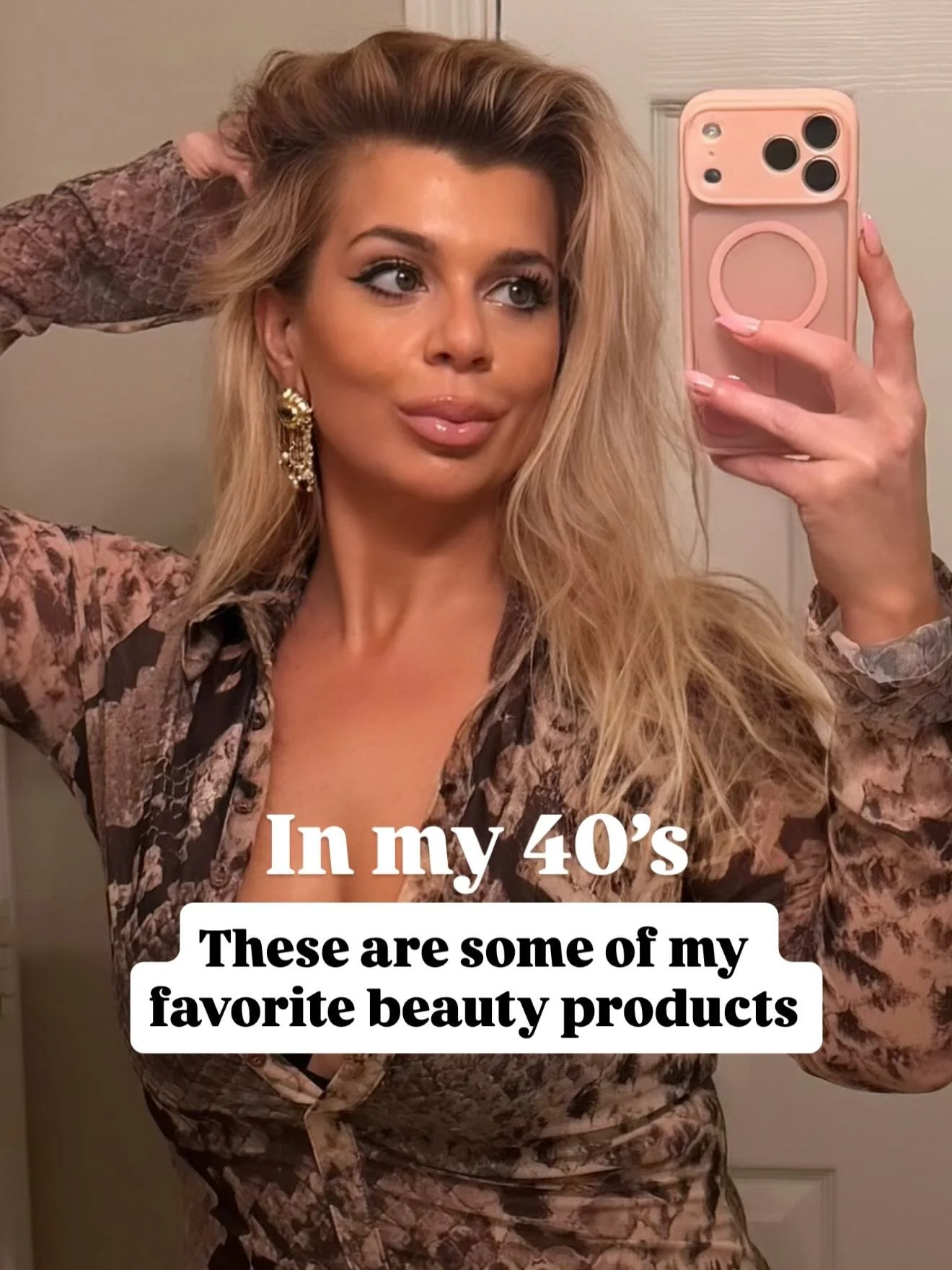 In My 40s. The Products I&rsquo;m Loving Right Now.

&bull; @diorbeauty Stick Foundation 2.5N &mdash; blends seamlessly and builds beautifully
&bull; @fentybeauty How Many Carats Highlighter &mdash; my favorite for the eyes, it sparkles without settl