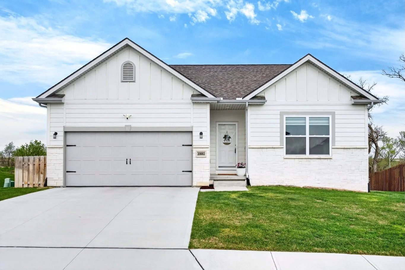 Why wait to build with this better-than-new ranch on a tree lined lot! 🌳

🗓 OPEN HOUSE Saturday 4/25 | 1-3 PM

✨ 4 Bedrooms
✨ 3 Bathrooms
✨ 2 Car Garage
💲 Presented at $475,000

🔗 Comment CAMELBACK for full details sent to your inbox!

Profession