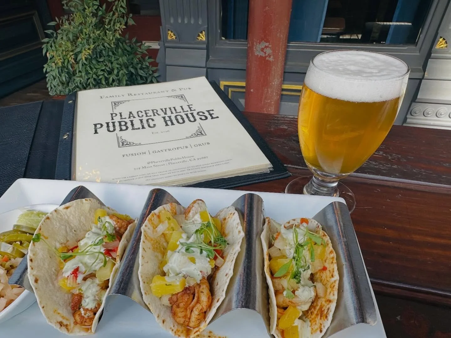 Well since the weather is so nice let's have some shrimp tacos. We tossed them in a little fajita spice with some fresh pineapple salsa and a drizzle of our cilantro lime crema!Come get some before they are gone, cheers. #publife #tacoseveryday #craf