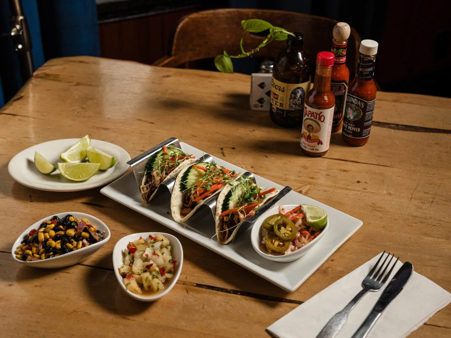 Discover the joy of communal dining with our diverse spread of delicious comfort foods. 🍴 #PlacervillePublicHouse #PlacervilleEats #PubDining #SharedDining #ComfortFood #BeerBar