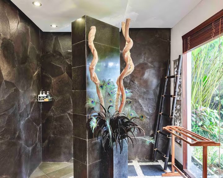 Sunrise Terrace Bathroom.jpeg