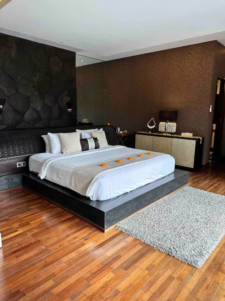 Sunrise Terrace Suite