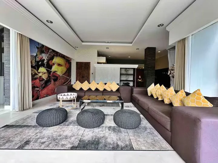 Valley View Living Room.jpeg