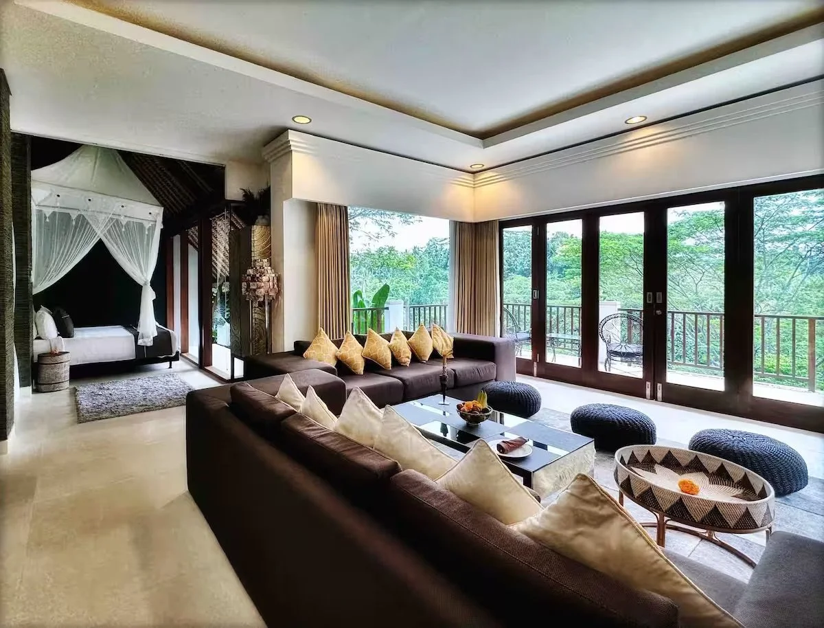 Valley View Luxury Suite (one or two guests)