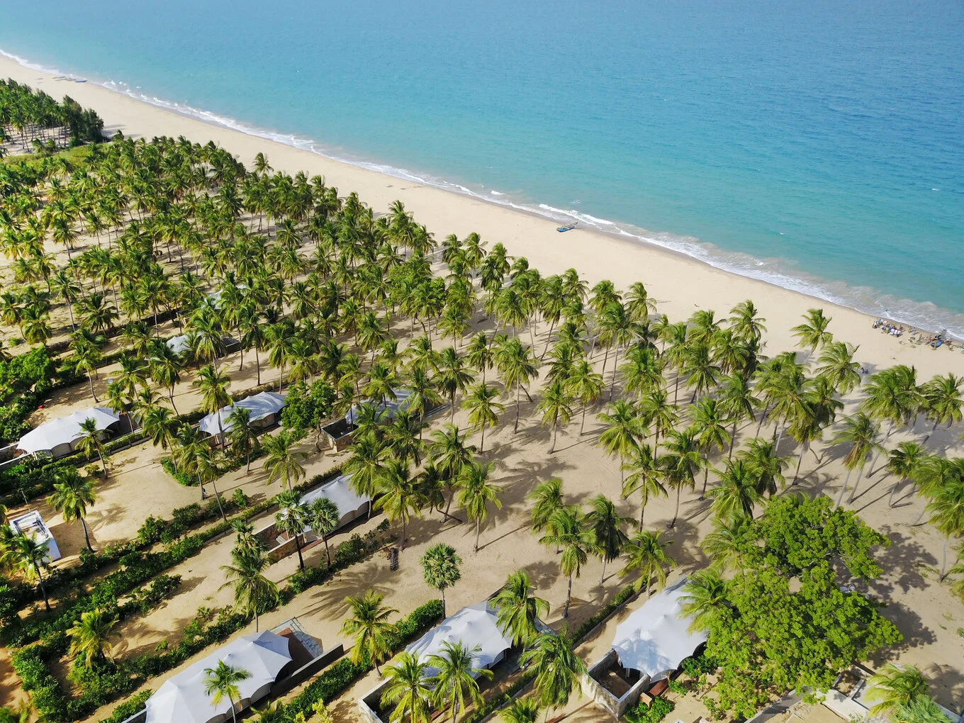 KARPAHA SANDSLuxurious tented suites on the blissfully secluded Kalkudah Bay in the east coast of Sri Lanka. Safe to swim turquoise waters and miles of near-deserted palm-fringed sand.