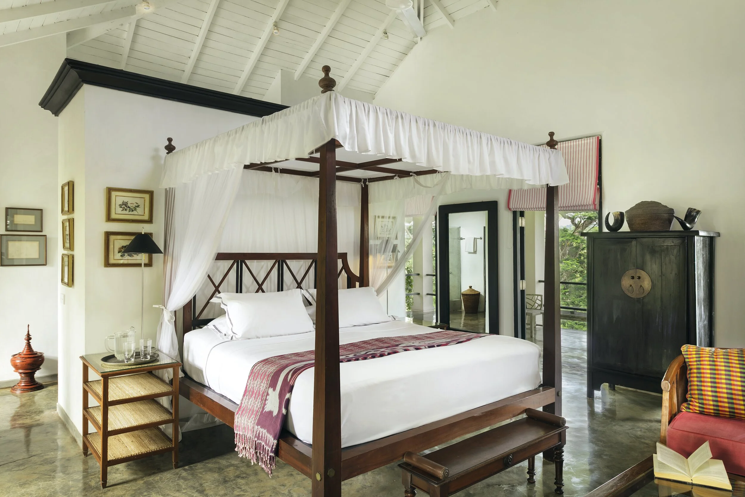 KAHANDA KANDASet amidst palm fringed jungles and lush tea plantations on a quiet Galle hillside. A lavish adults-only retreat of refined tropical style.