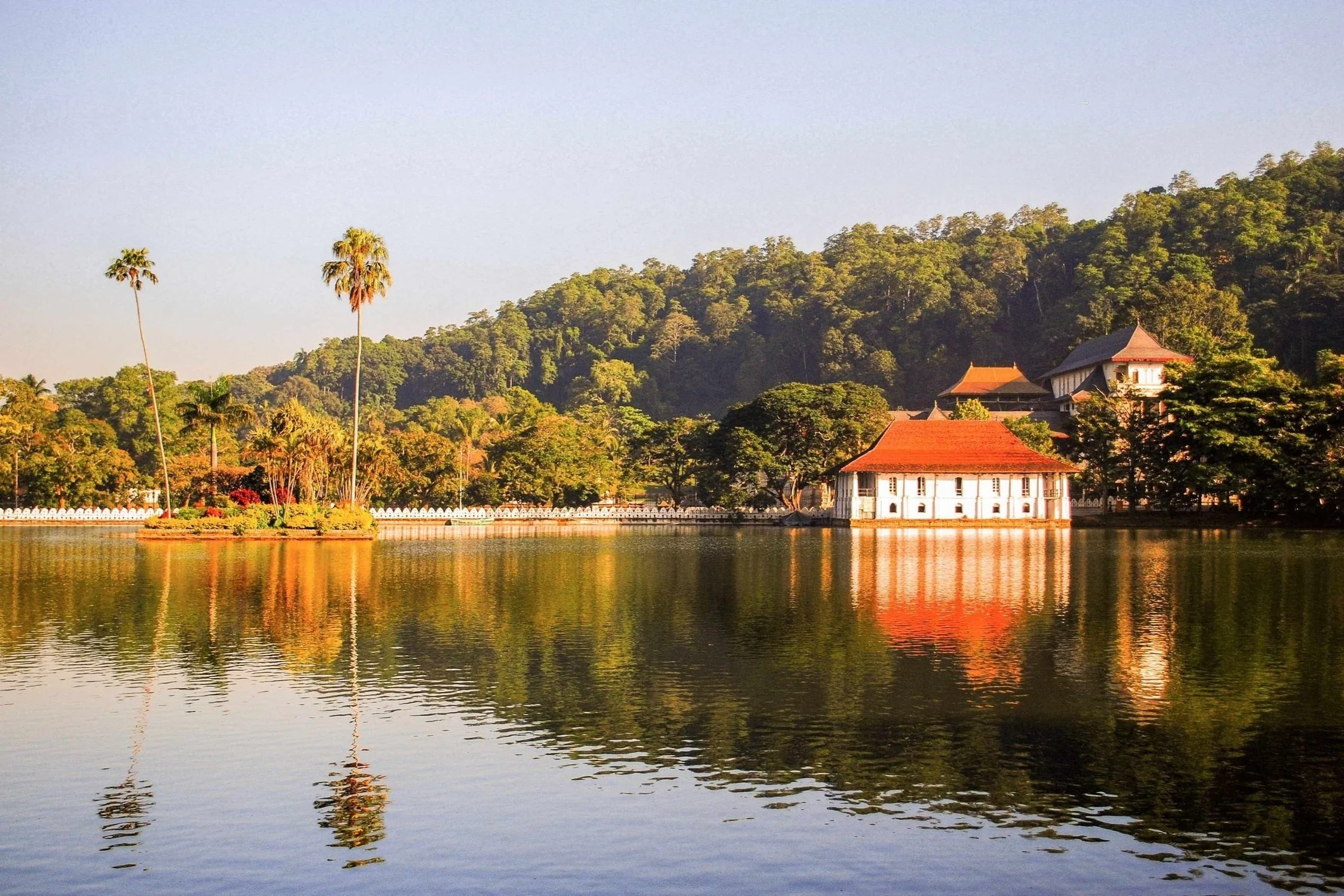 Kandy%2BLake.jpg