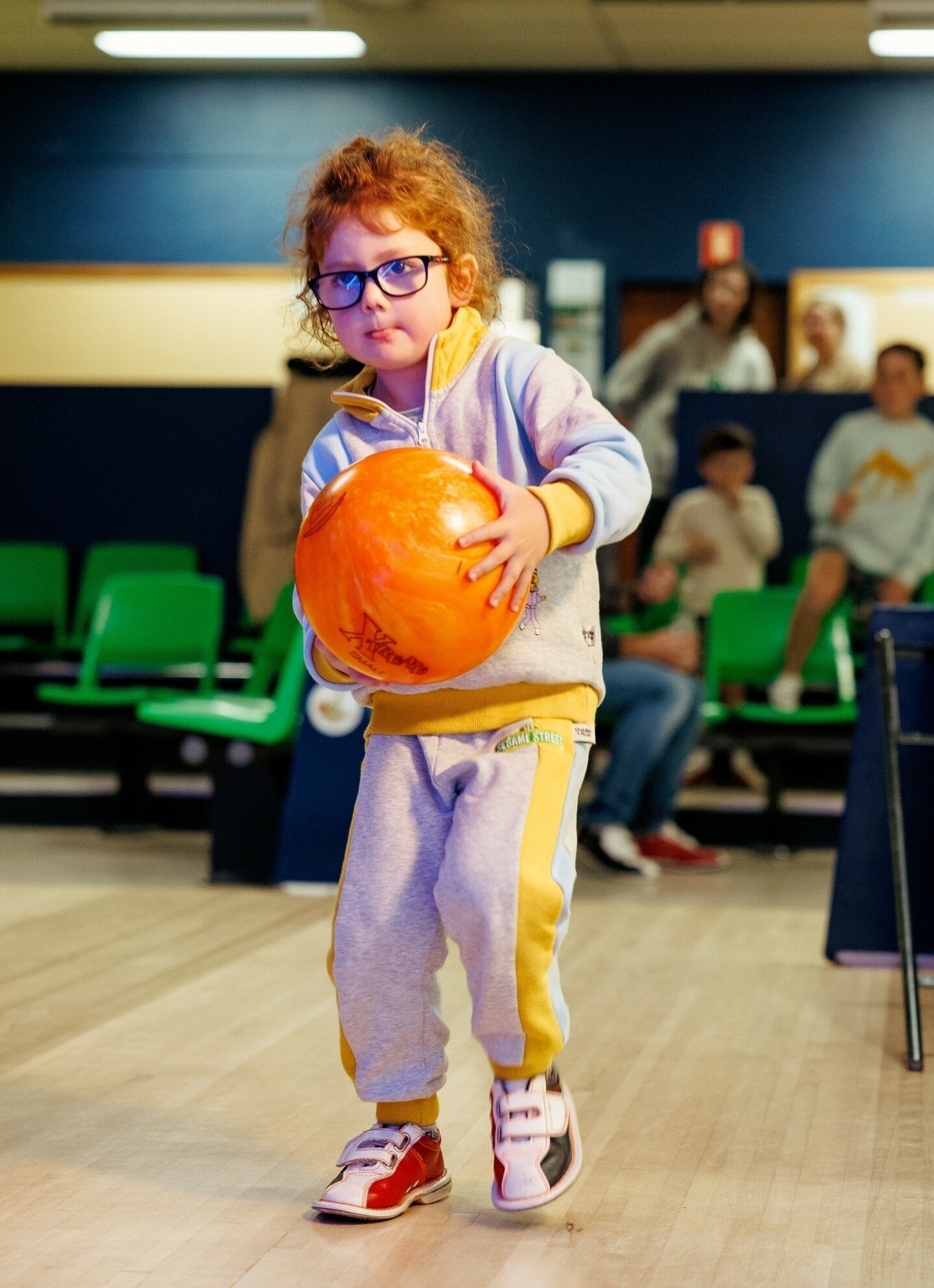TODDLER TIME 🎳 10am Tuesday mornings. Children aged 6 and under bowl for FREE with each paying adult. Enjoy a cappucinno, babycinno and a cake for just $8.*

Book a lane via our website. 

(*Not in conjunction with any other offer.)
.
.
.
#bendigobo