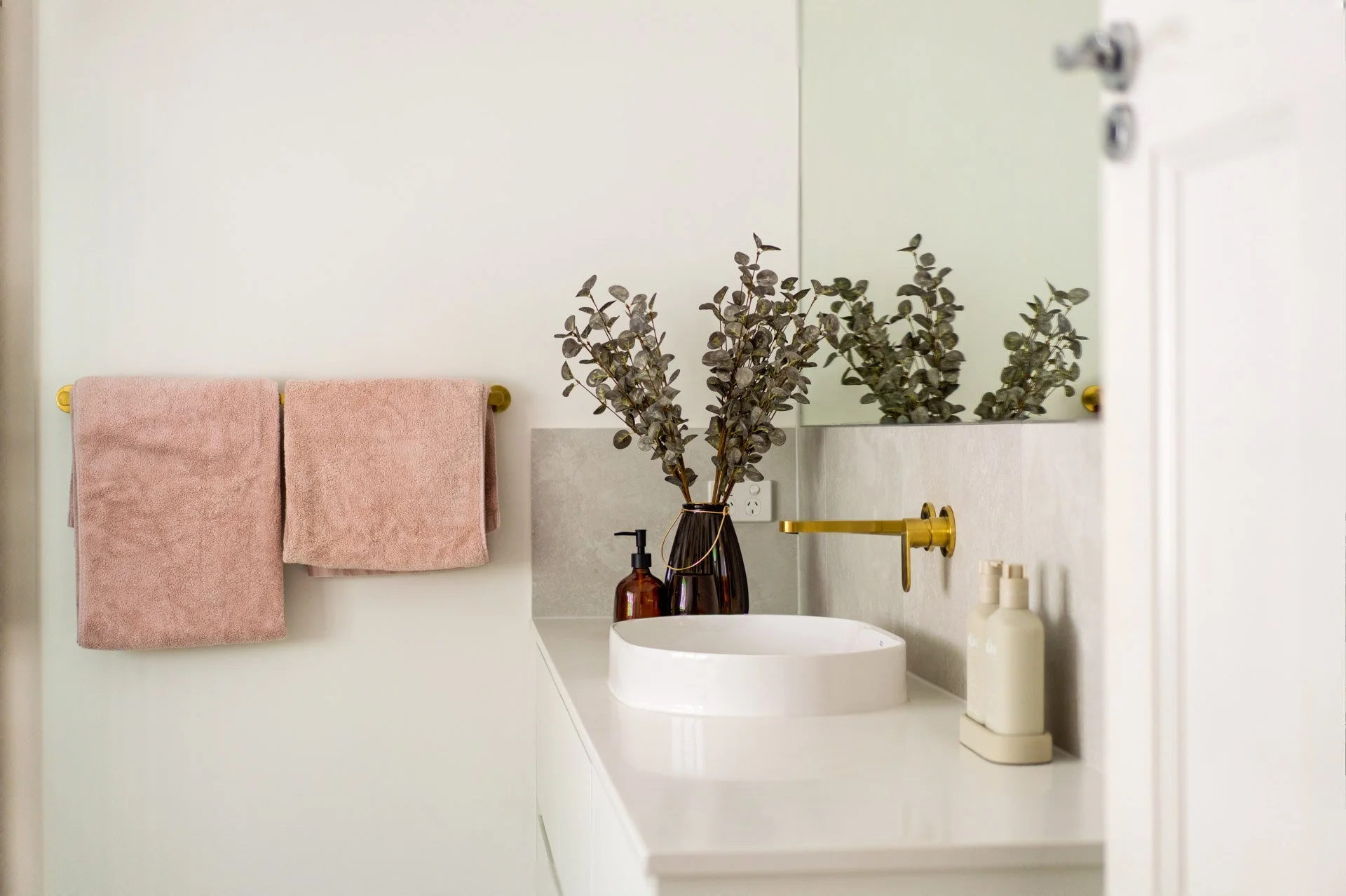 Baker Residence Bathrooms Low Res-12.jpg