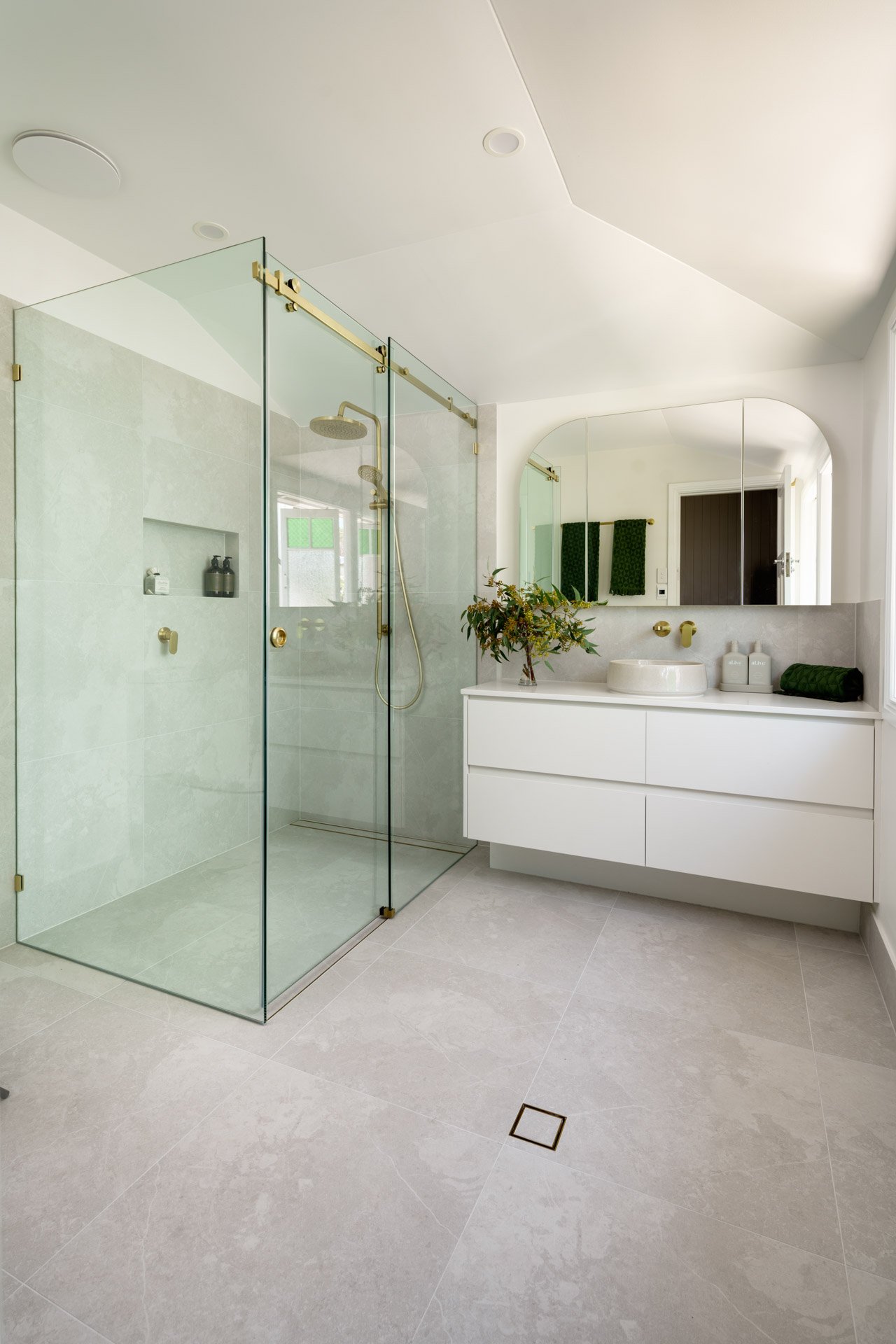 Baker Residence Bathrooms Low Res-2.jpg