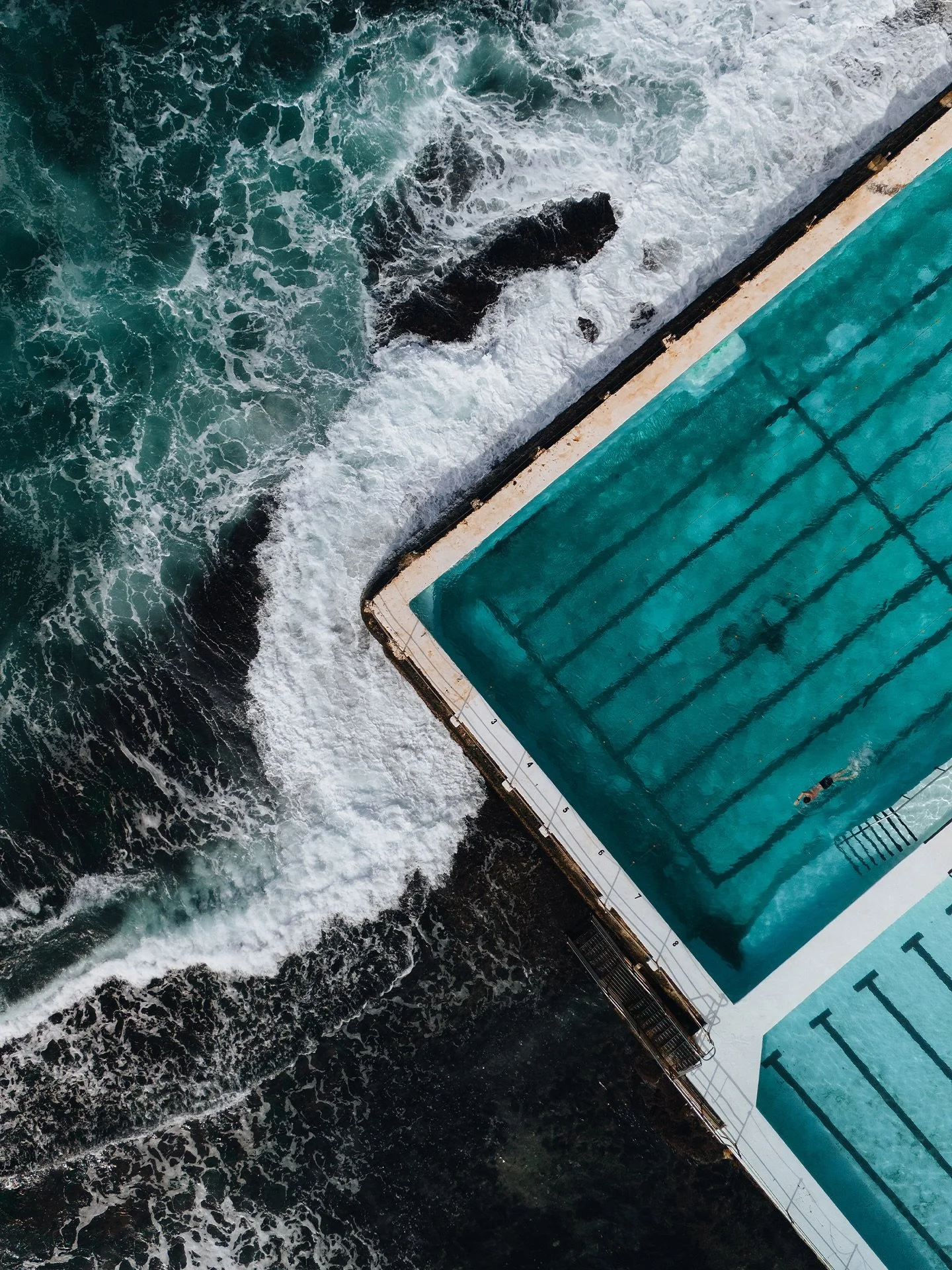 The Bondi Iceberg&rsquo;s is a great place for a morning swim. It even looks good in these misty conditions 🌫️

Managed to pop down a couple weeks ago on the Friday just after they&rsquo;d been cleaned to snap these pics 🌊