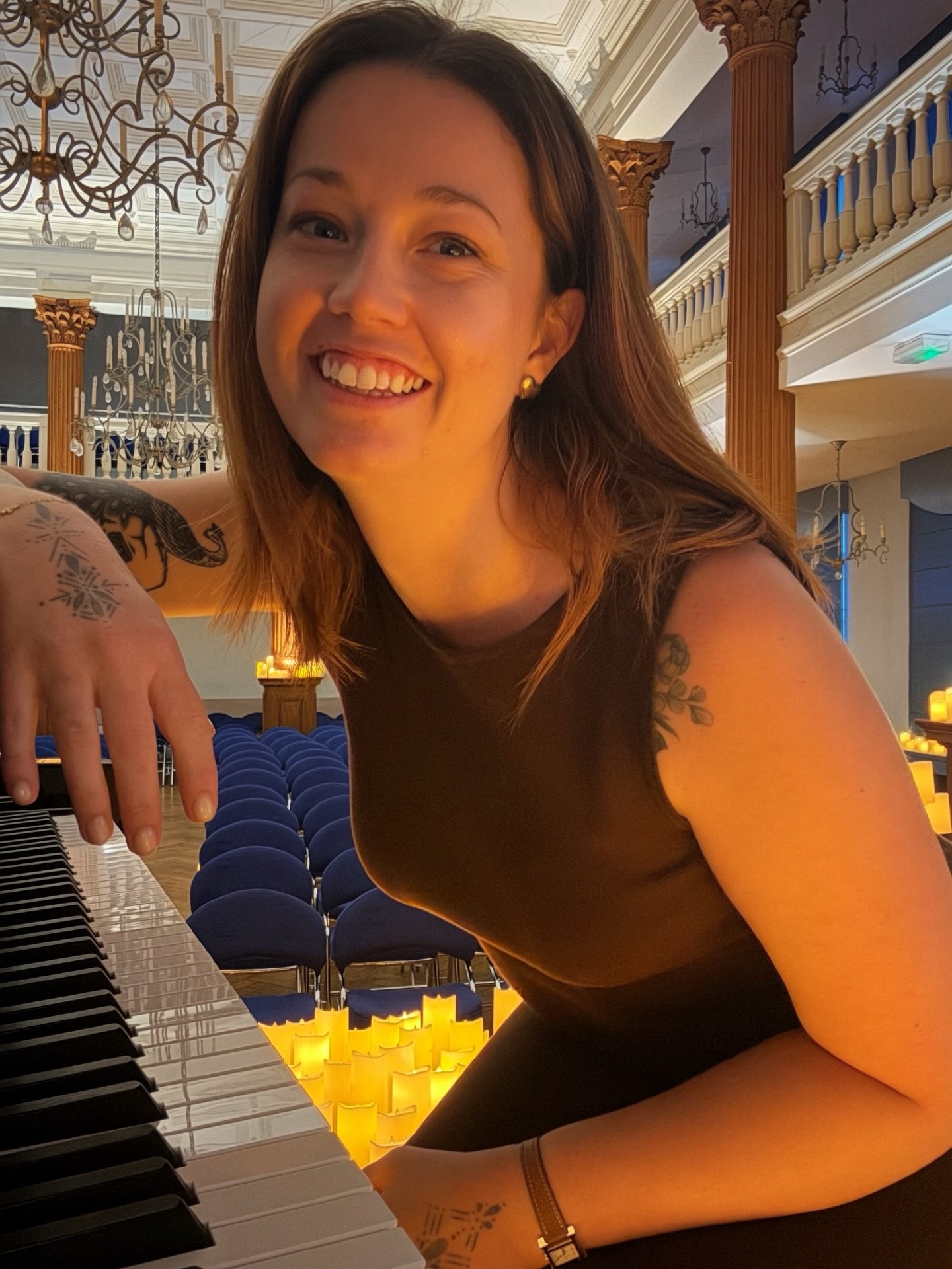 There are few things I love more than being on stage, sharing music, and feeling that quiet connection with all of you 🕯️ thank you, Strasbourg! ❤️
.
@candlelight.concerts #piano #pianist