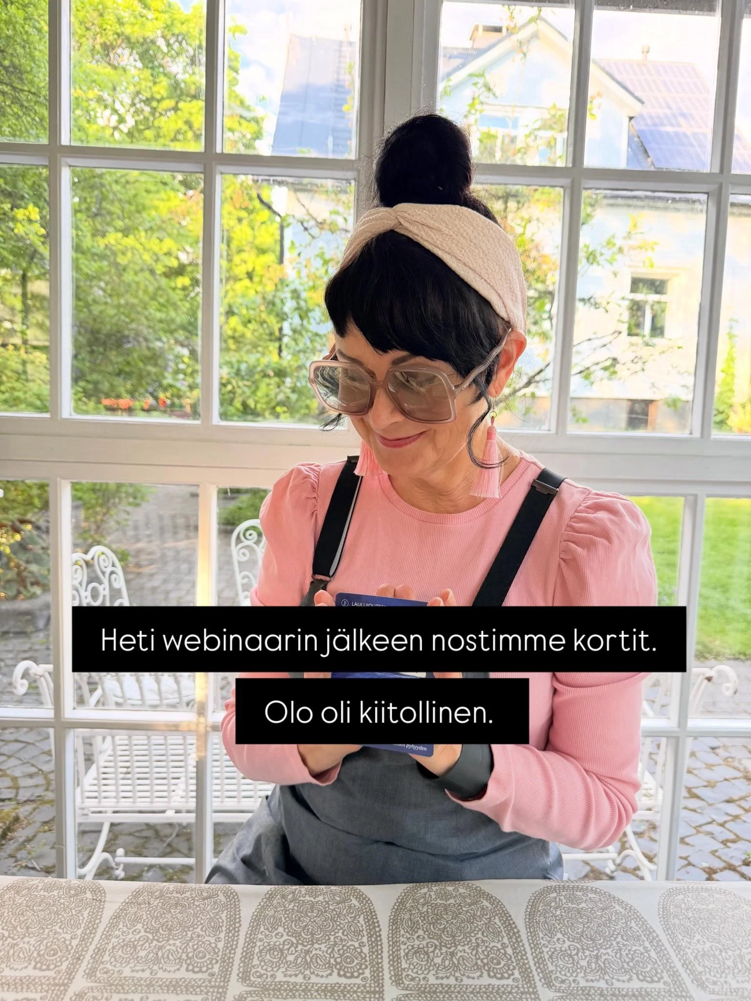Jiihaa! Nyt on mun kaikkien aikojen ensimm&auml;inen verkkokurssi vihdoin valmis! 🎶🔥🎬

Nimi: 🦊*ONNISTU IHMISTY&Ouml;SS&Auml; POHJOLAN VOIMAEL&Auml;INKORTTIEN AVULLA*💕⚒️💪

Kenelle: SULLE, sun tueksi arvokkaaseen ty&ouml;h&ouml;si ihmisten pariss
