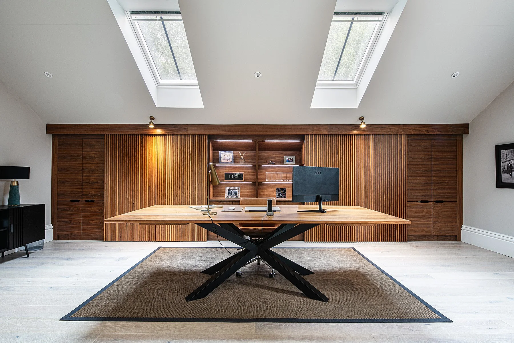 This is a project we were involved in a couple of years back that has recently been photographed. We were brought in to take over the second stage of a build including works in a study and the top floor of a beautiful building in Bamford. 

@peakarch