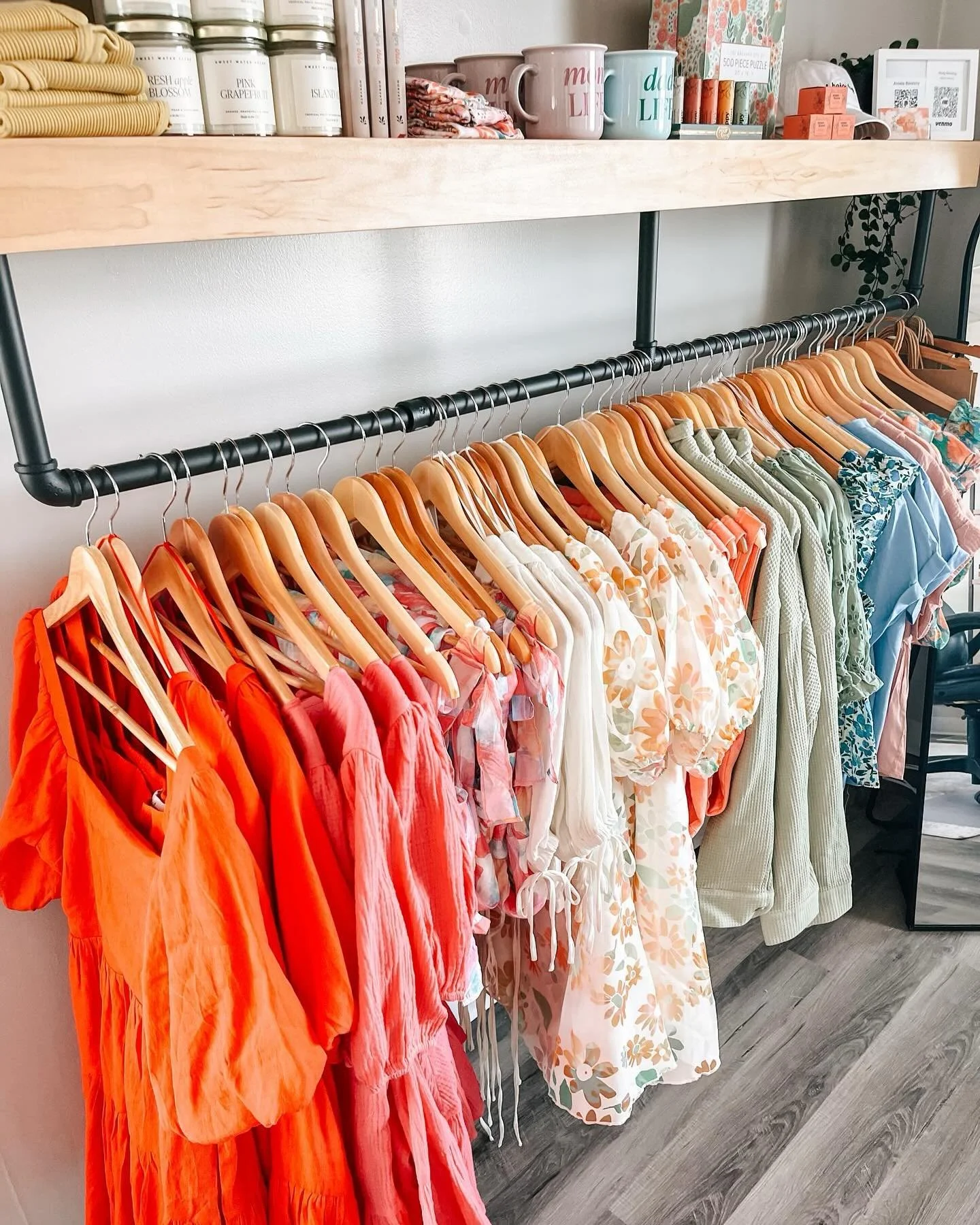 @reallyneelyboutique came through with the new spring looks 🌷

Dresses, tops, overalls, hats&hellip; you name it, she&rsquo;s got it! 

Pop in to grab your goodies or visit her website!