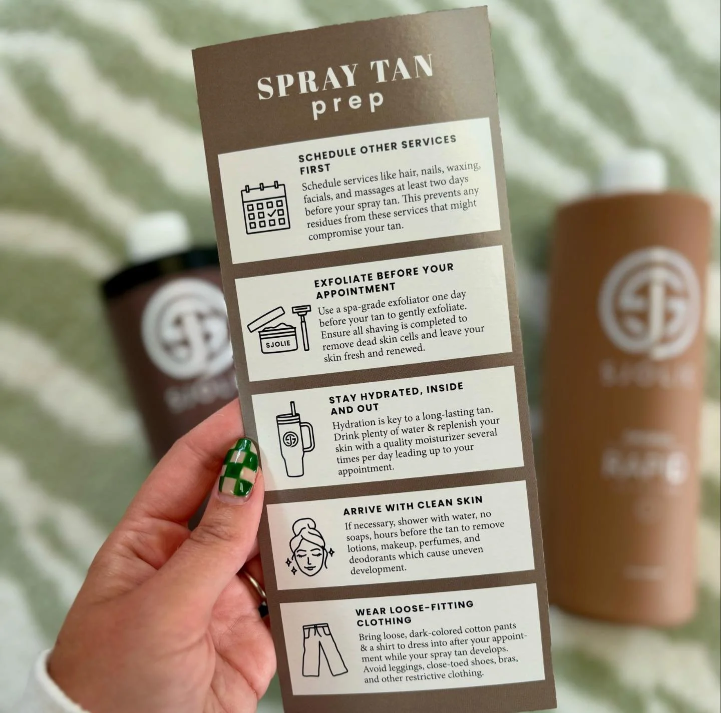 If you haven&rsquo;t been naked, in a hair net and spilling the tea about your week.. have you had a spray tan?

Pre and Post care are the most important. By following these steps, you&rsquo;ll maintain a beautiful tan for days! 

Prep:
&bull; Exfoli